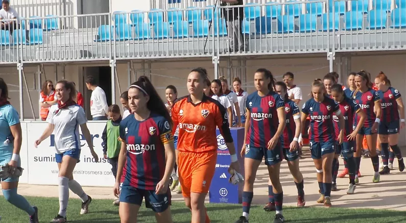 Foto de archivo de un partido del Huesca Femenino ante el Zaragoza.