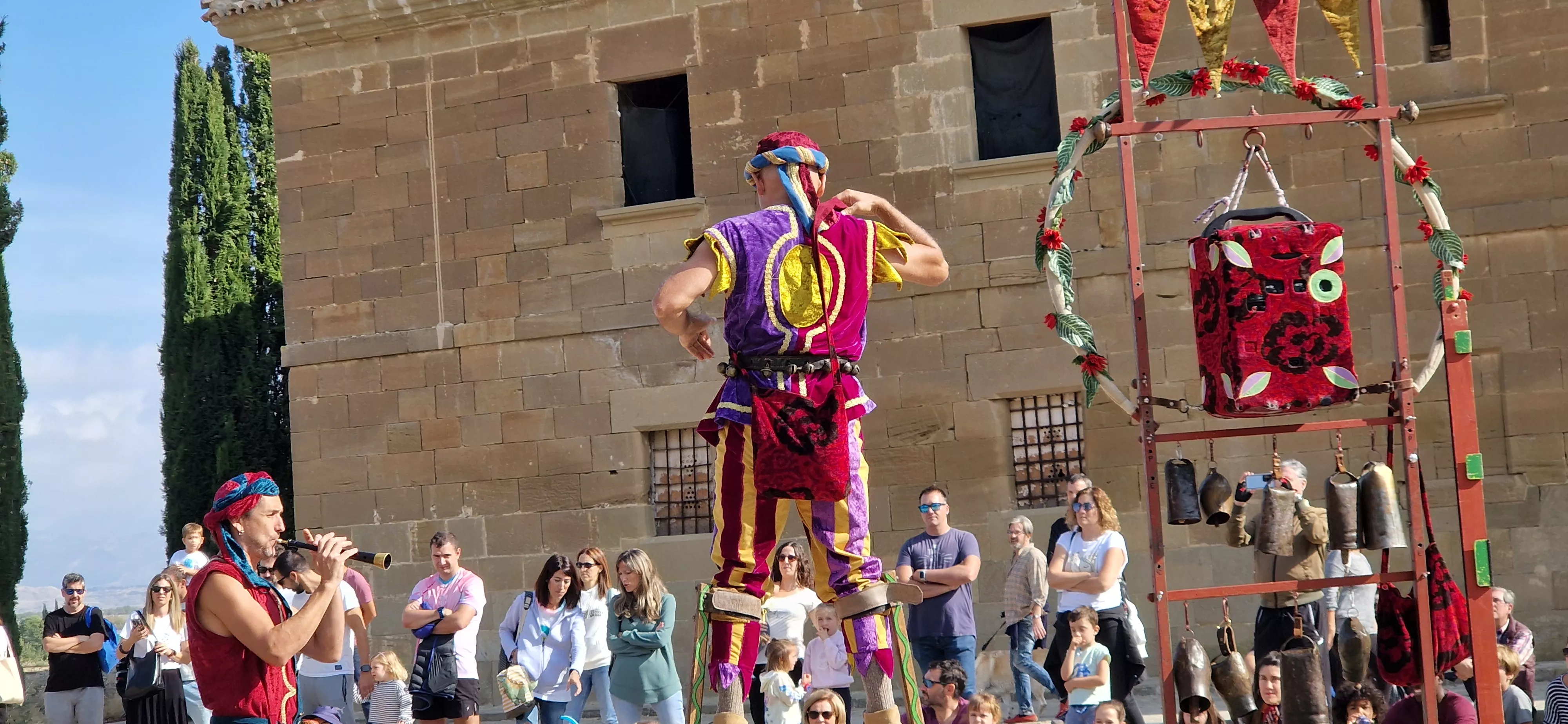 Festival Enclaves del Grial con los Titiriteros de Binéfar en la ermita de Loreto. Foto Myriam Martínez