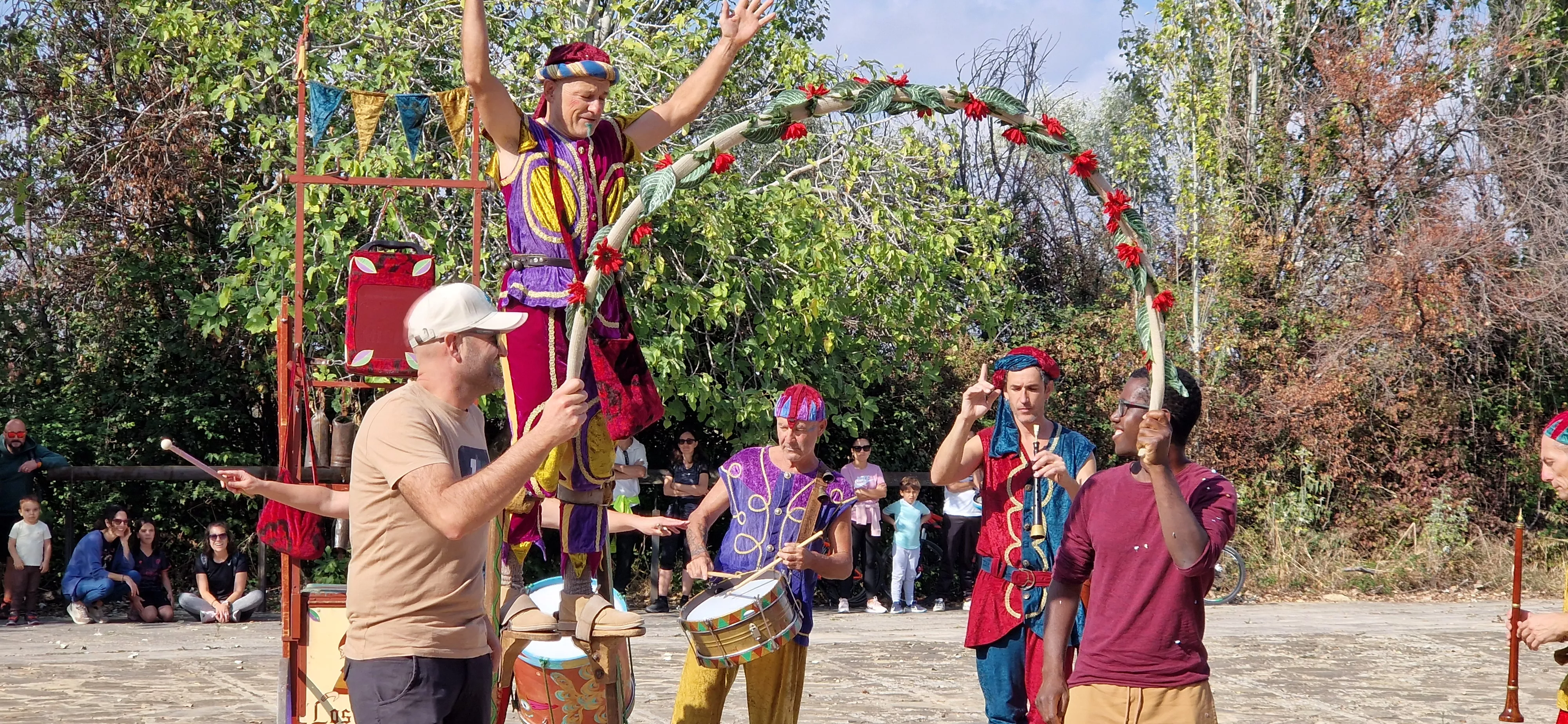 Festival Enclaves del Grial con los Titiriteros de Binéfar en la ermita de Loreto. Foto Myriam Martínez