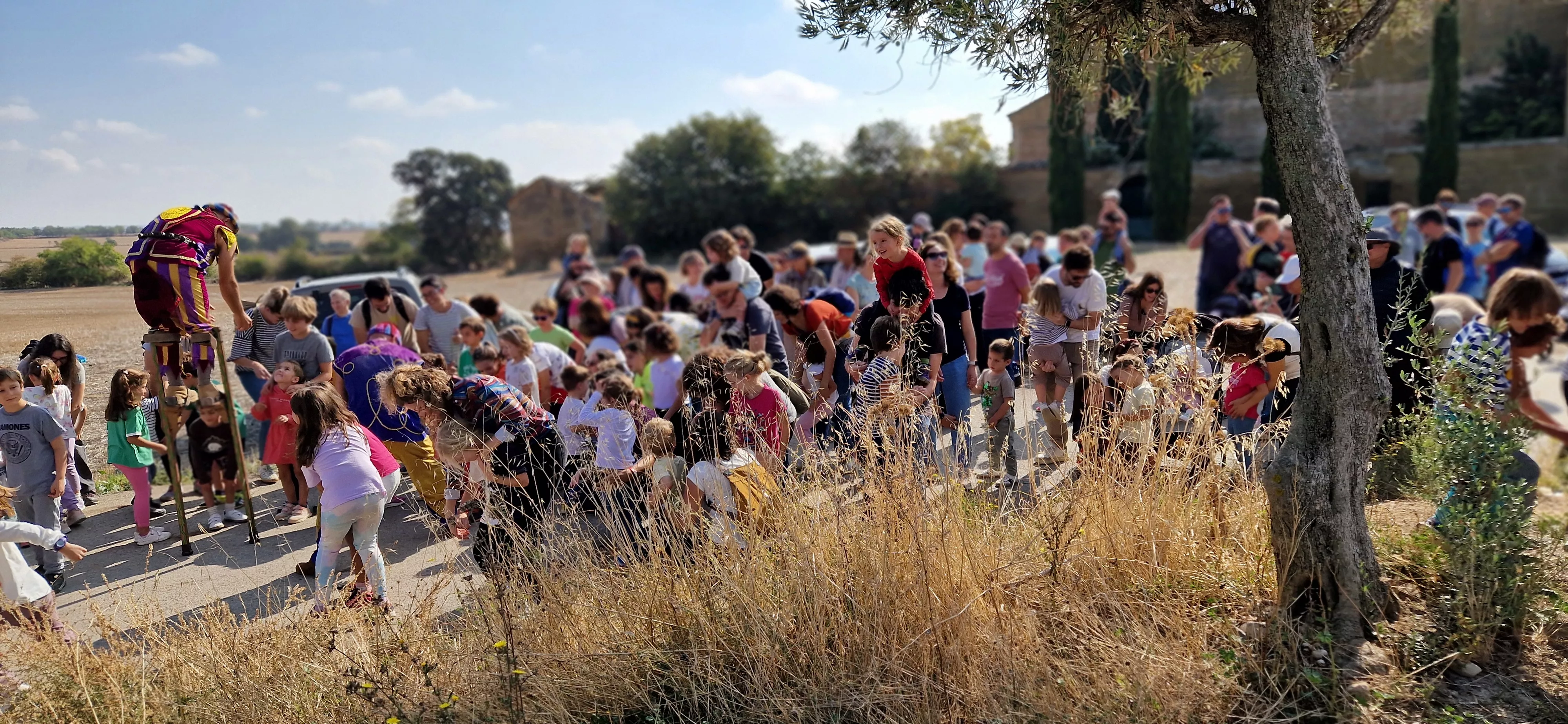 Festival Enclaves del Grial con los Titiriteros de Binéfar en la ermita de Loreto. Foto Myriam Martínez
