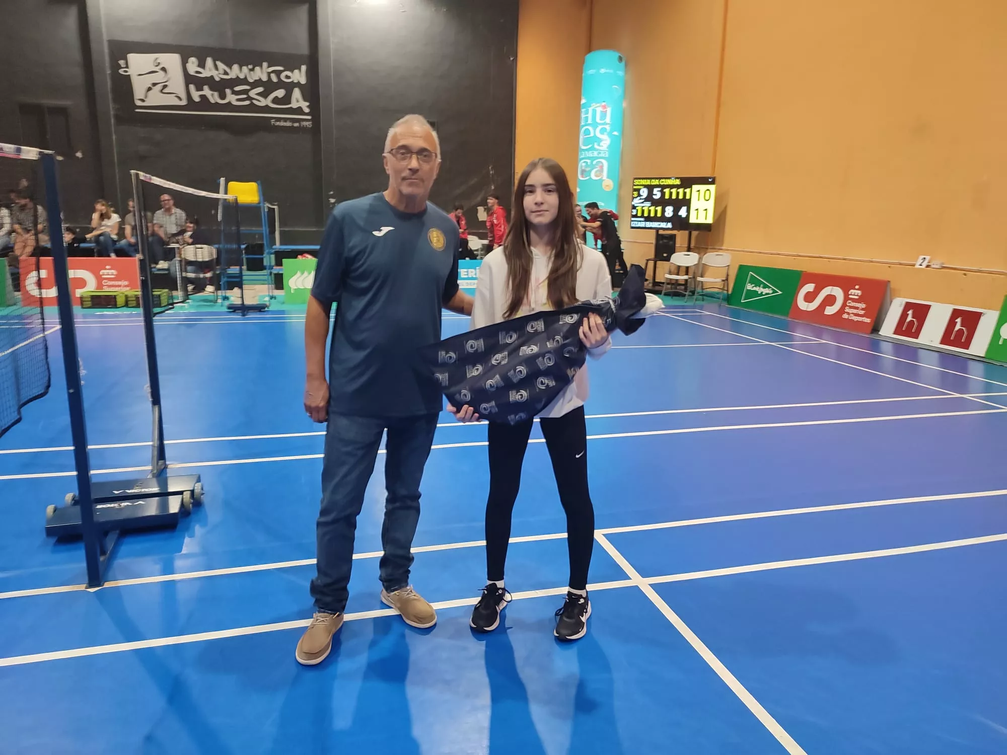 Partido Bádminton Huesca La Magia-Ravachol. Sorteo de regalos.