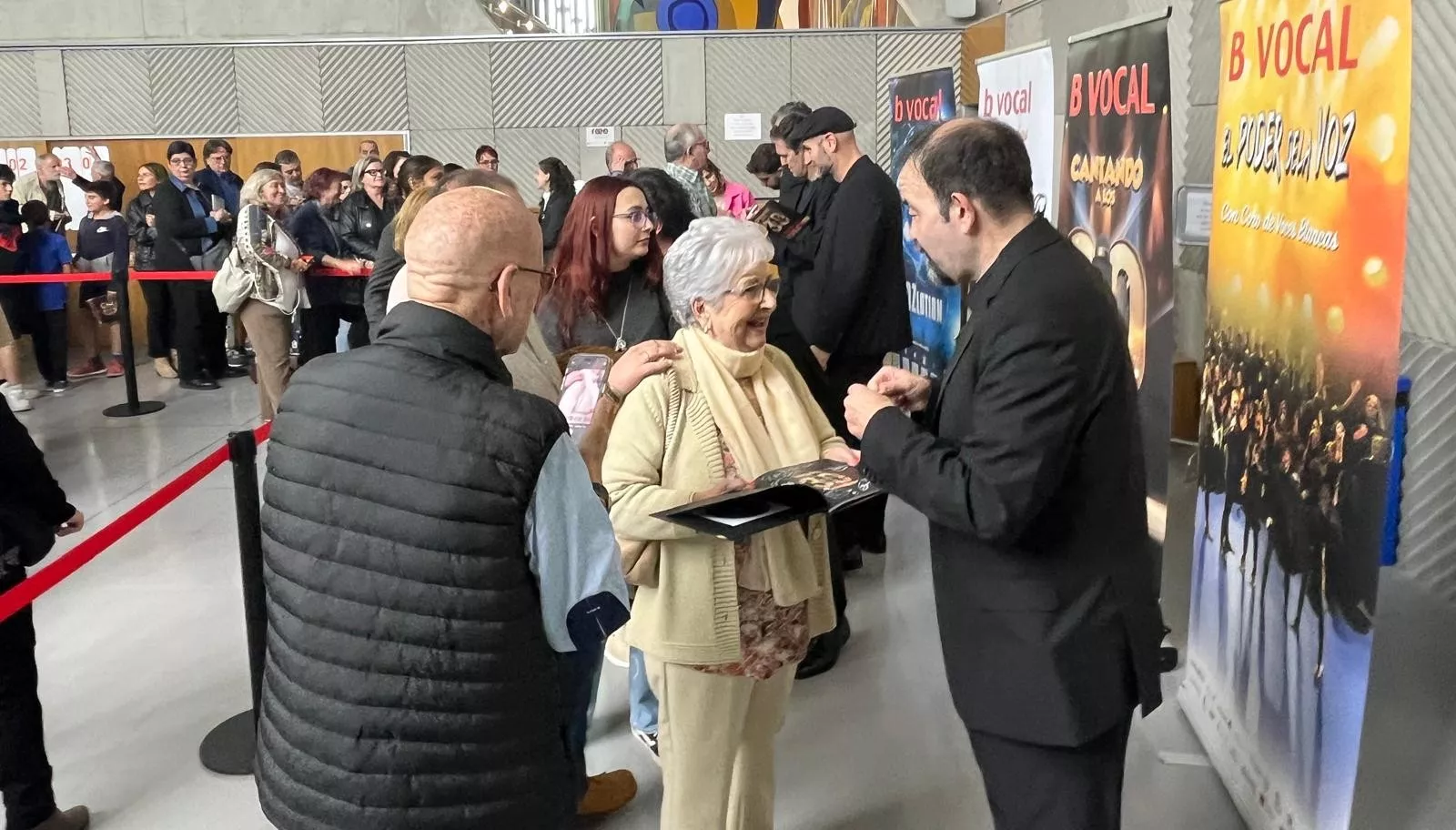 Actuación de B Vocal en Huesca con su espectáculo “Cantando a los 30”. Foto Mercedes Manterola