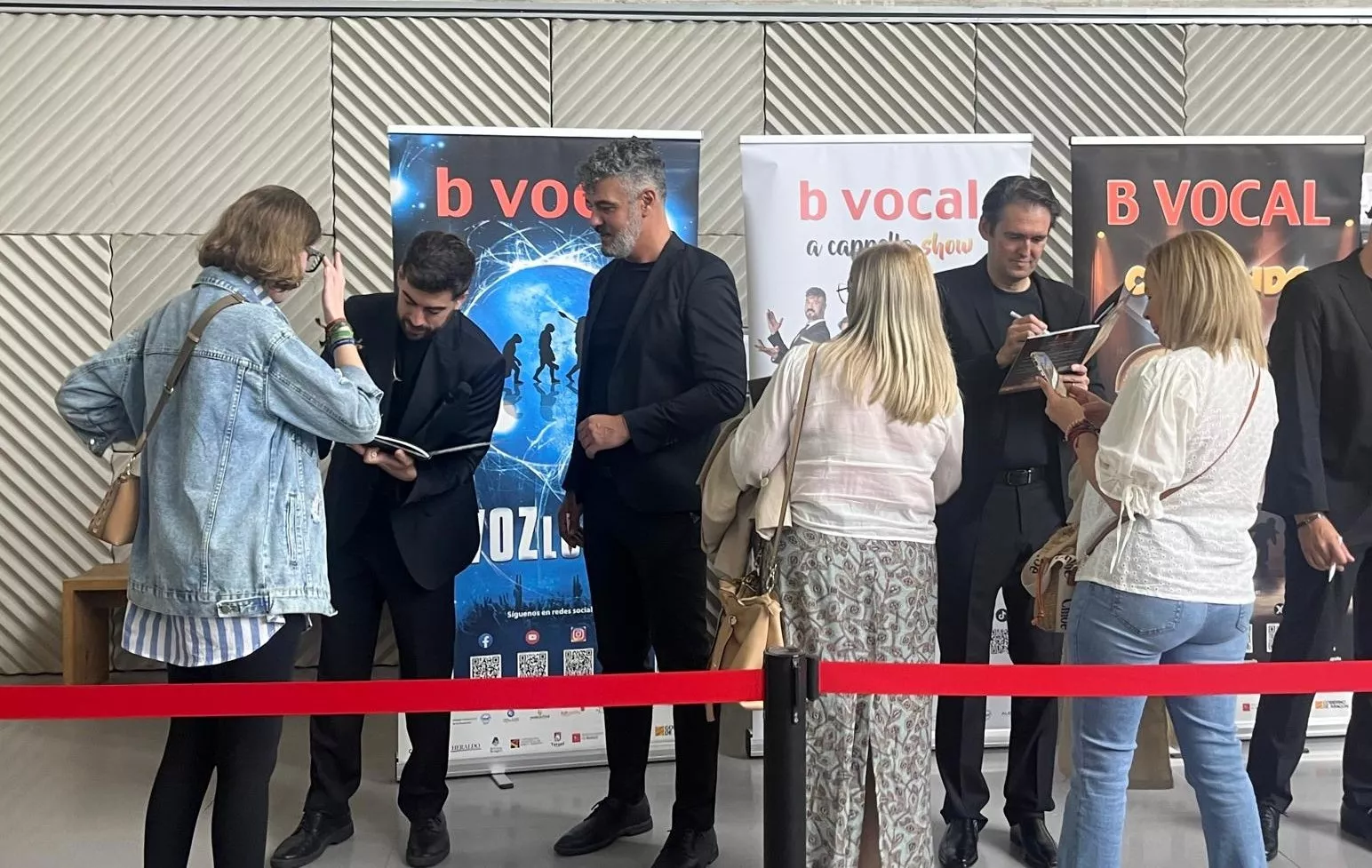 Actuación de B Vocal en Huesca con su espectáculo “Cantando a los 30”. Foto Mercedes Manterola