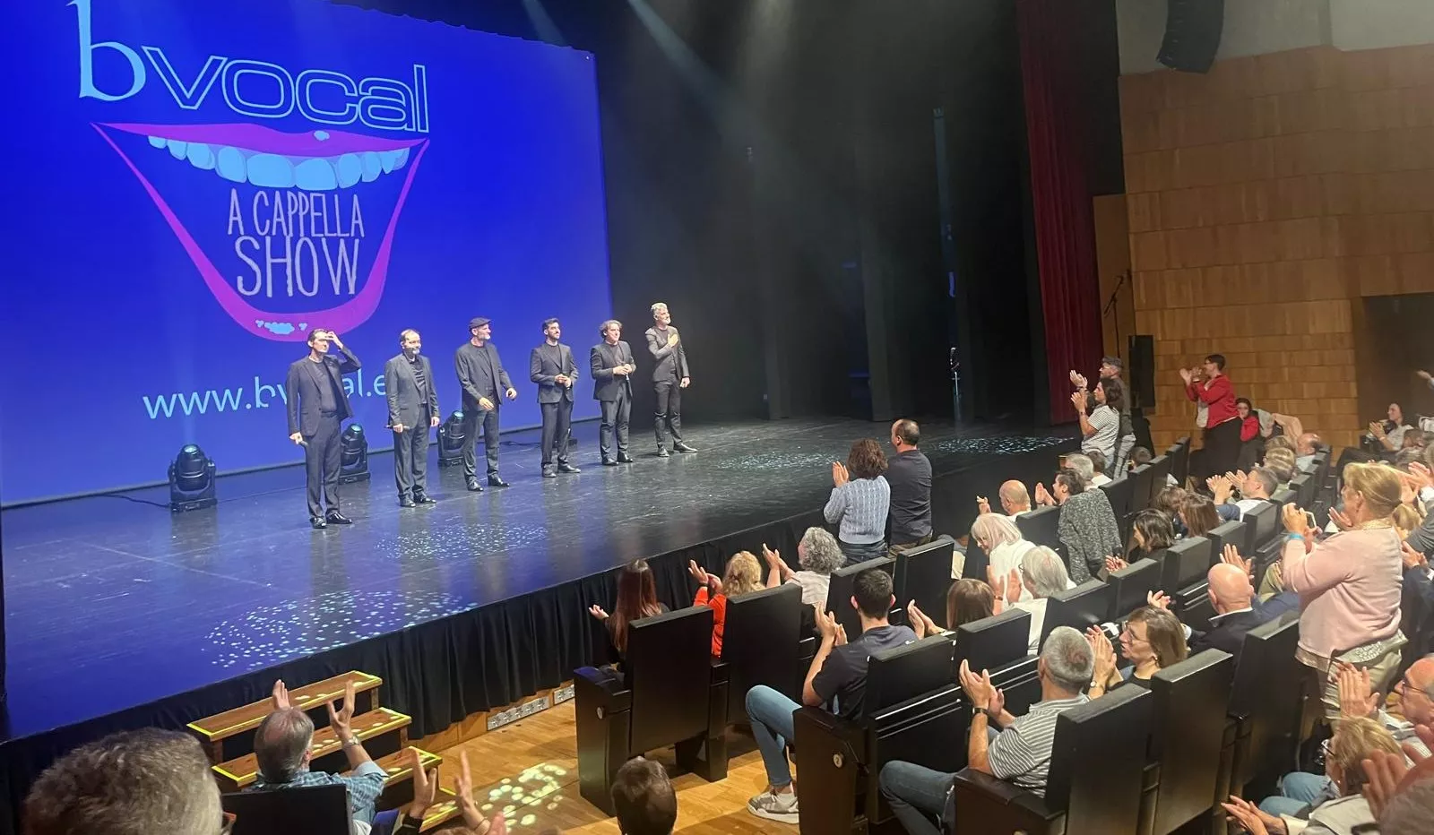 Actuación de B Vocal en Huesca con su espectáculo “Cantando a los 30”. Foto Mercedes Manterola