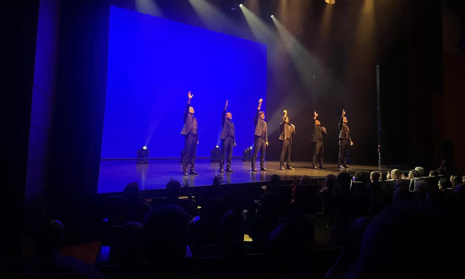 Actuación de B Vocal en Huesca con su espectáculo “Cantando a los 30”. Foto Mercedes Manterola