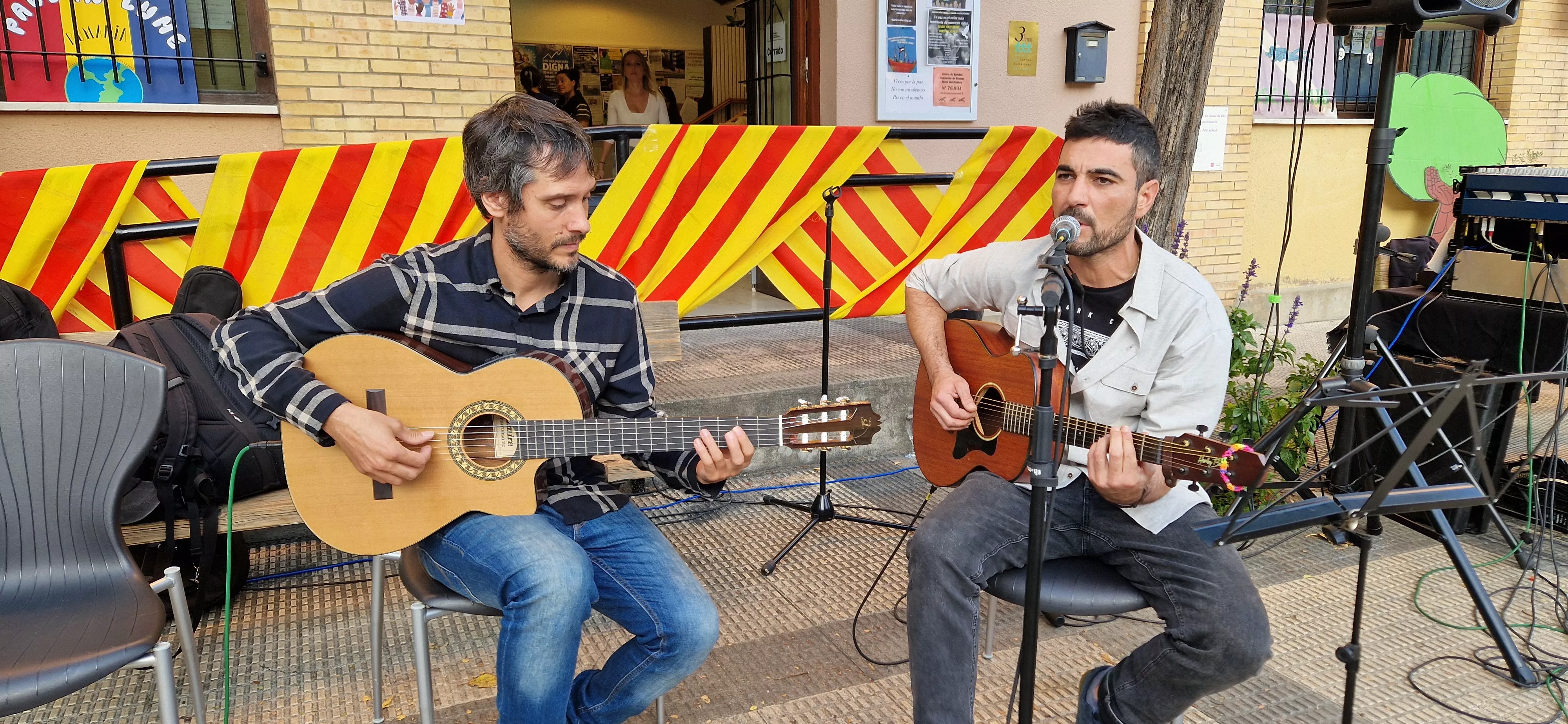Integrantes de integrantes de "The Muddy Flumen".  Día de la Paz en el Barrio de María Auxiliadora. Foto Myriam Martínez