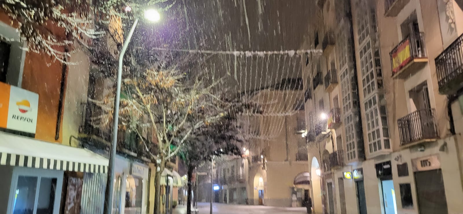 La nieve llega a la ciudad de Huesca de madrugada