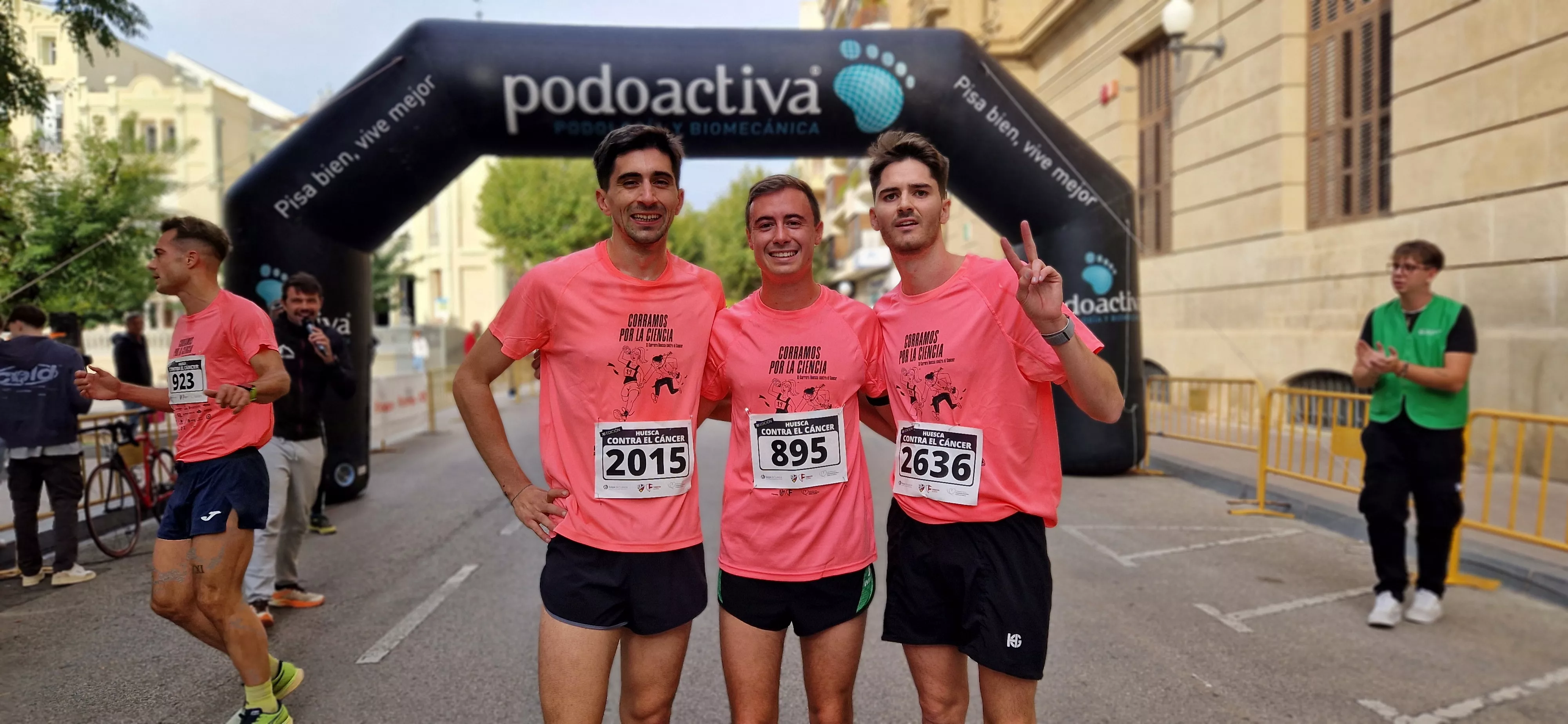 Primeros puestos de la XI Carrera contra el Cáncer de Huesca. Foto Myriam Martínez