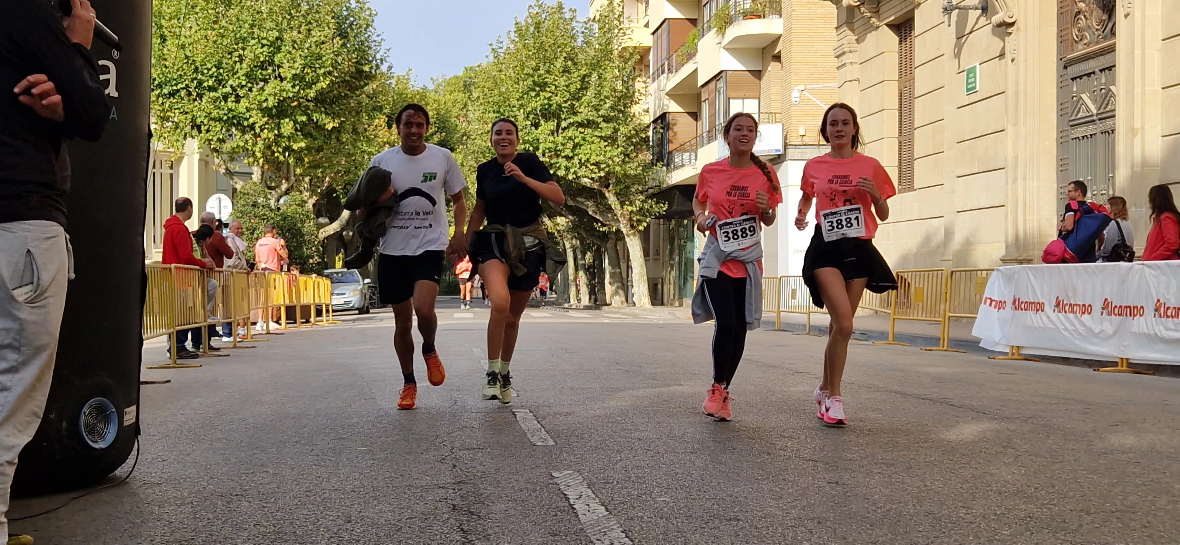 XI Carrera contra el Cáncer de Huesca. Foto Myriam Martínez