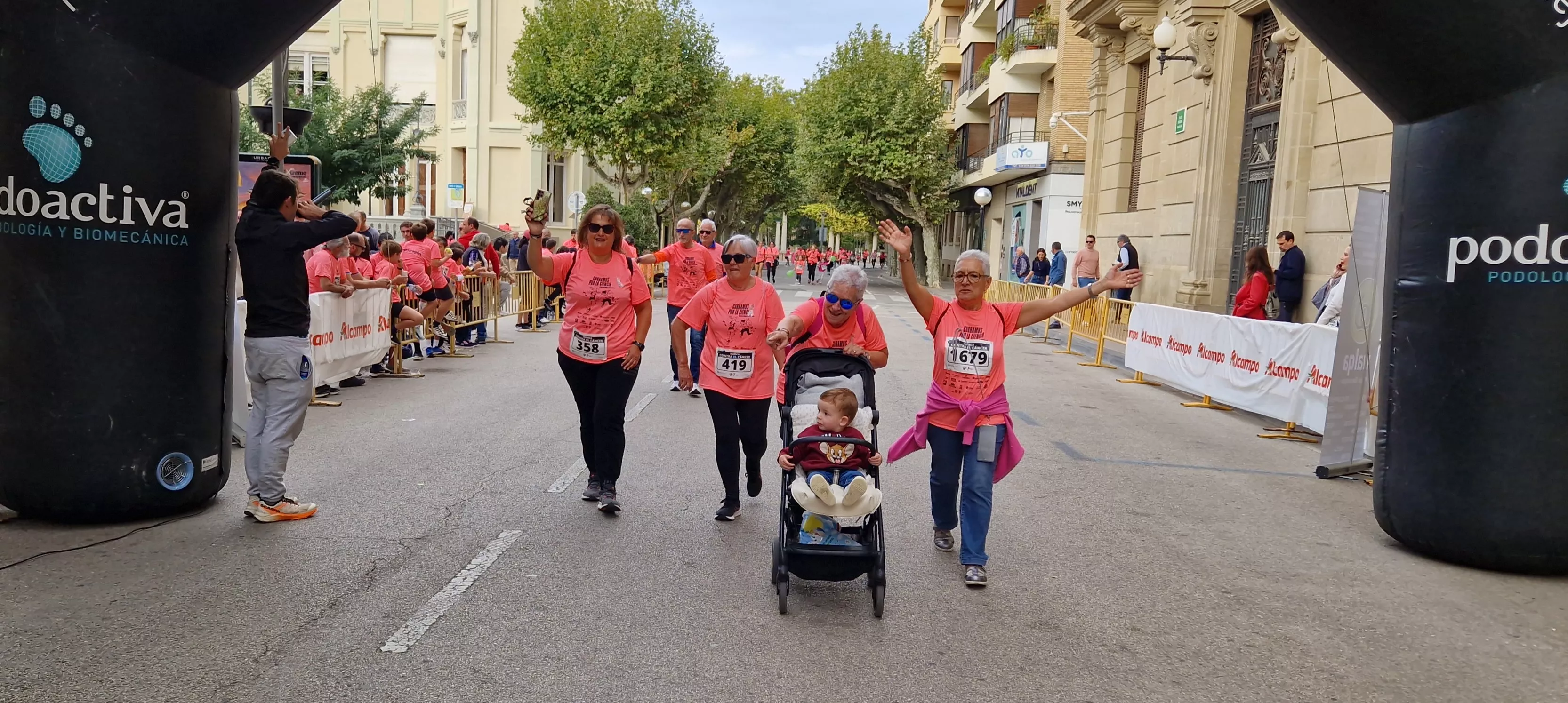 XI Carrera contra el Cáncer de Huesca. Foto Myriam Martínez
