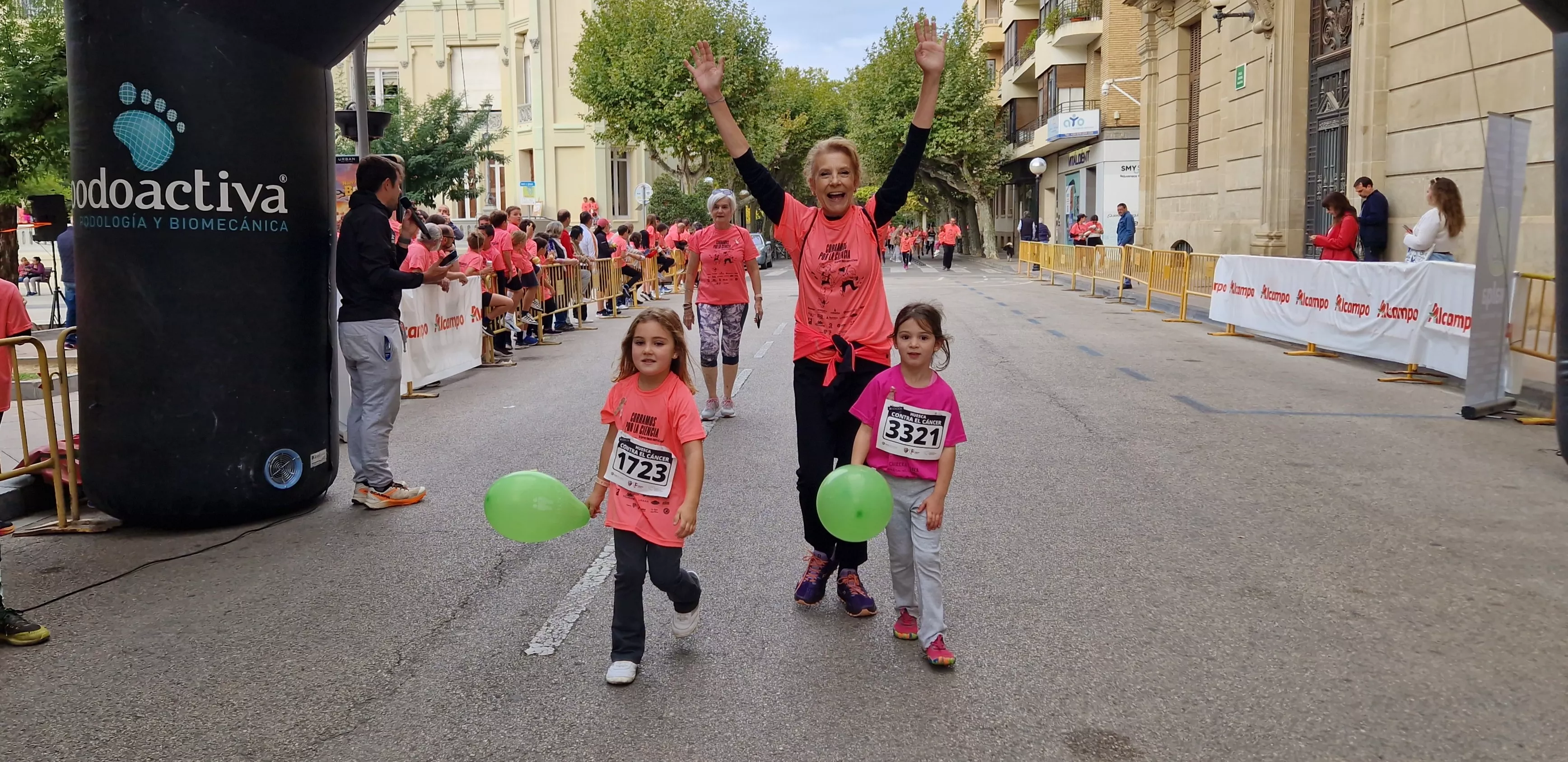 XI Carrera contra el Cáncer de Huesca. Foto Myriam Martínez