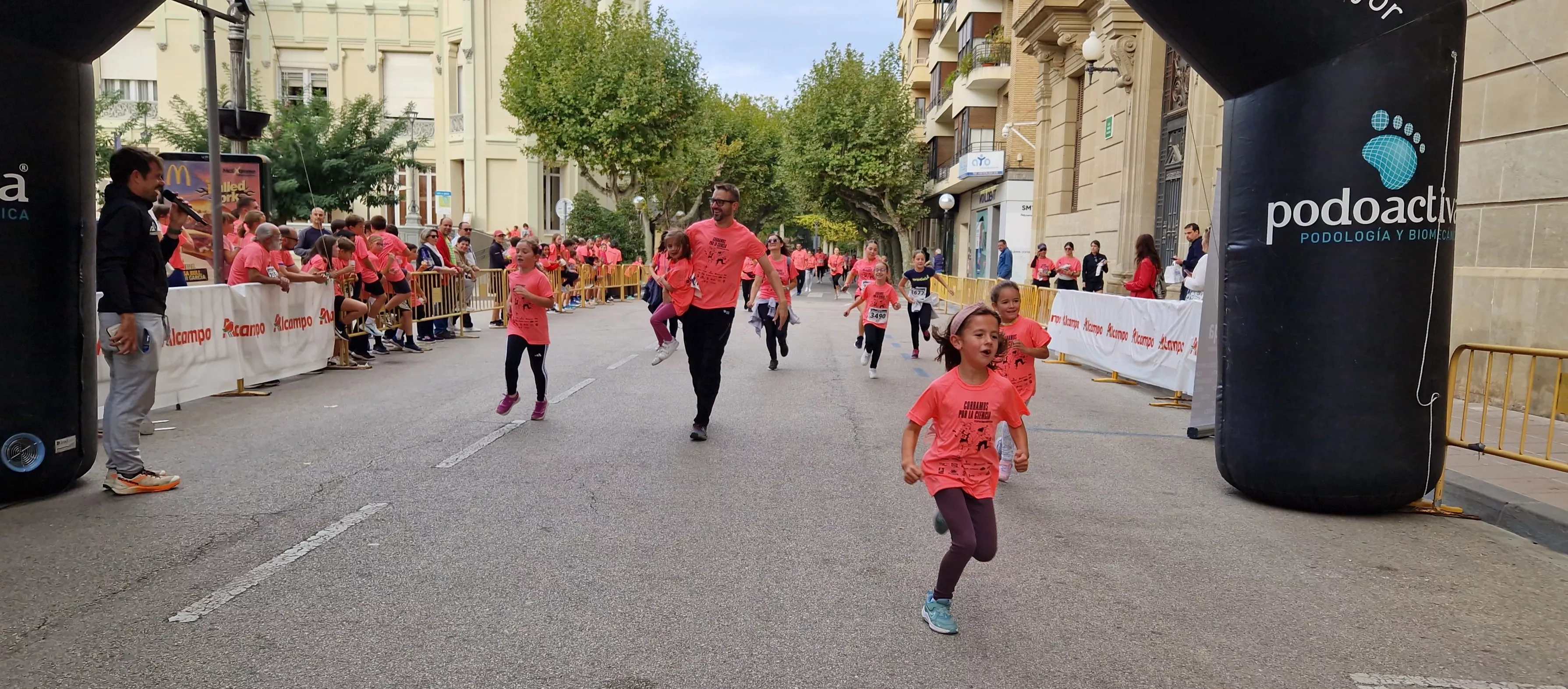 XI Carrera contra el Cáncer de Huesca. Foto Myriam Martínez