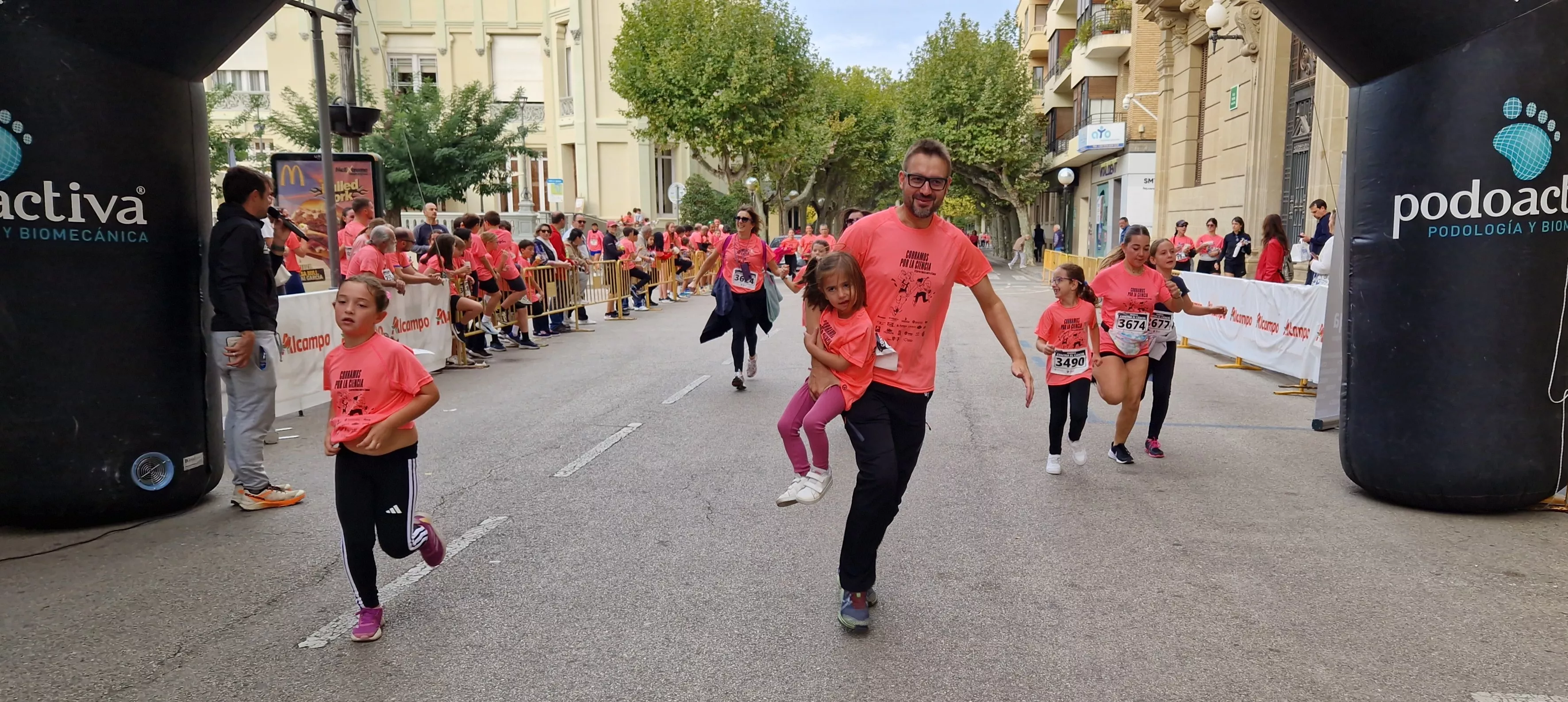 XI Carrera contra el Cáncer de Huesca. Foto Myriam Martínez