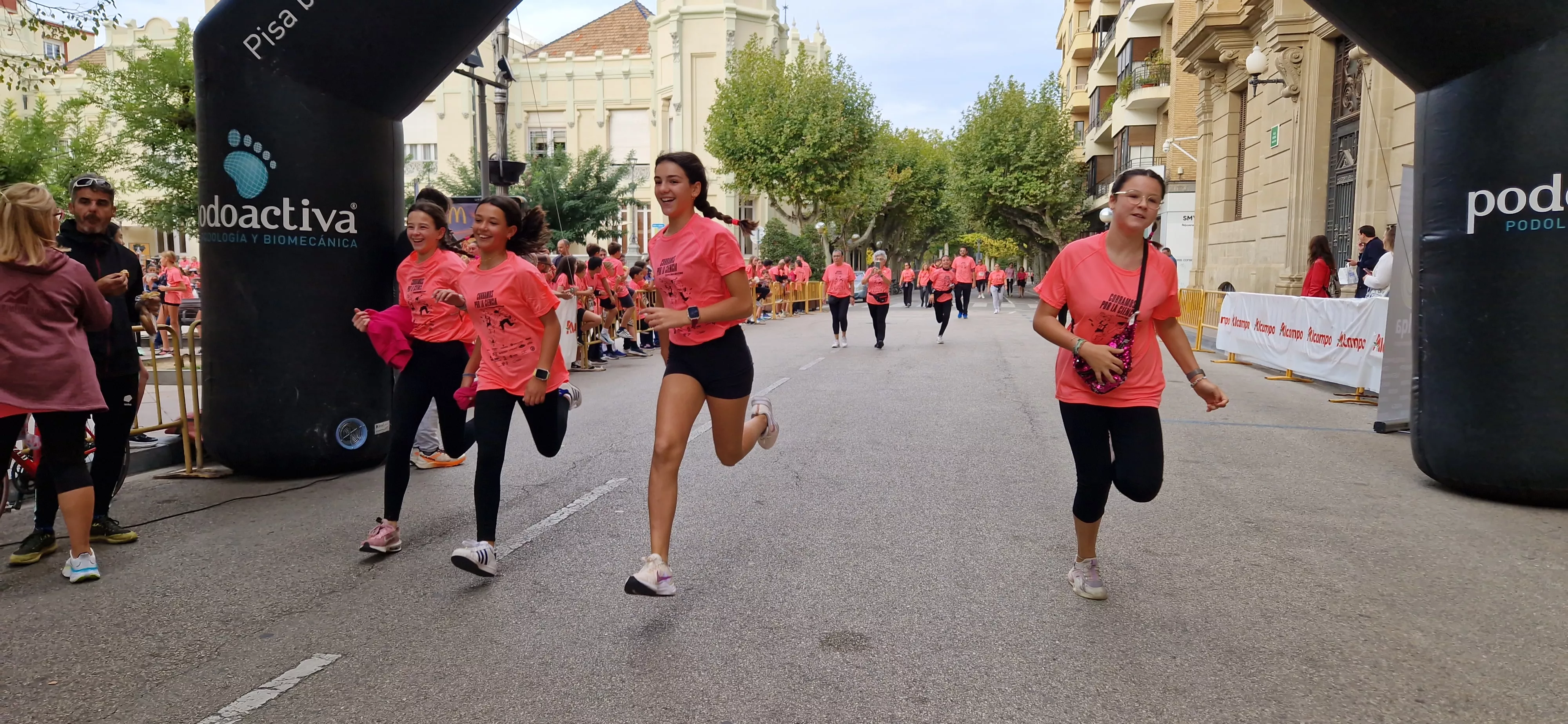 XI Carrera contra el Cáncer de Huesca. Foto Myriam Martínez