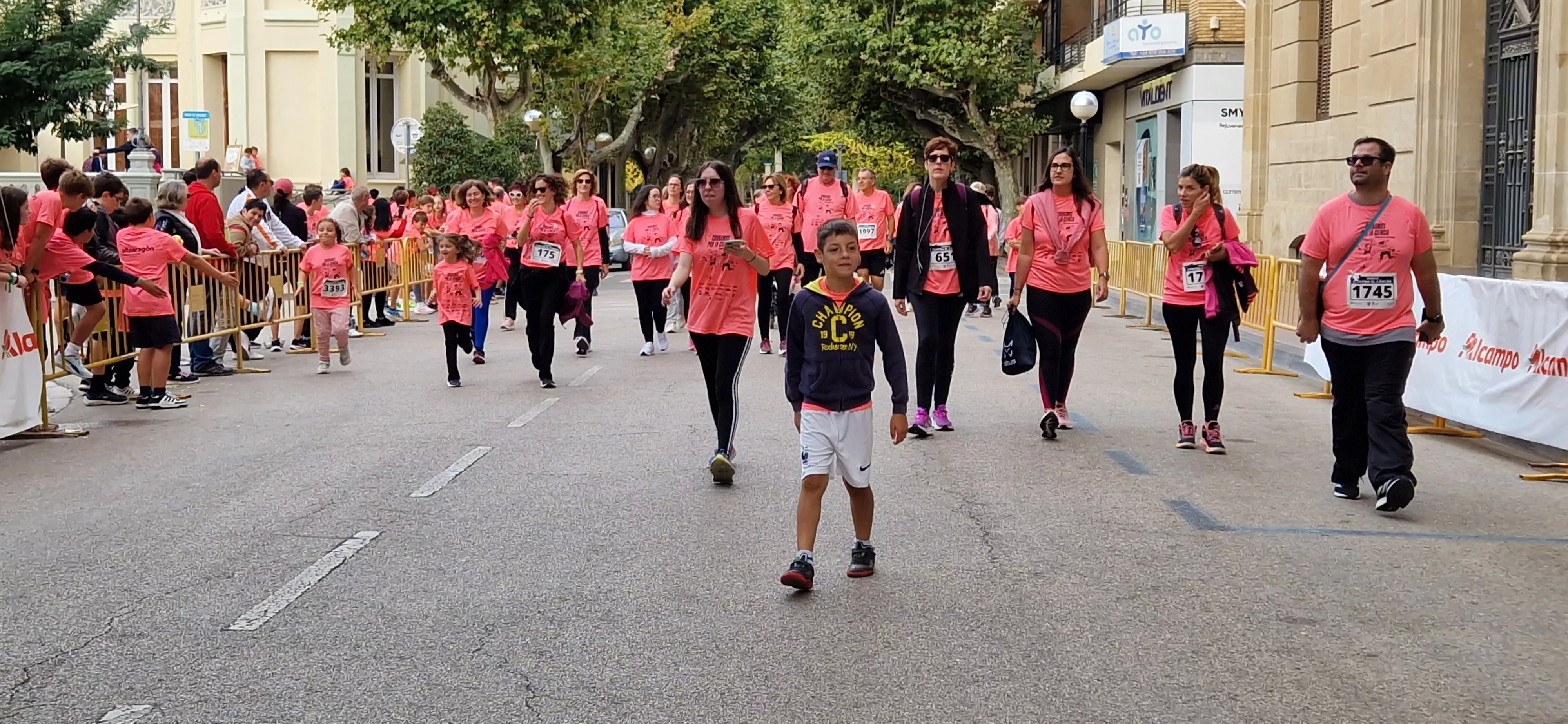 XI Carrera contra el Cáncer de Huesca. Foto Myriam Martínez