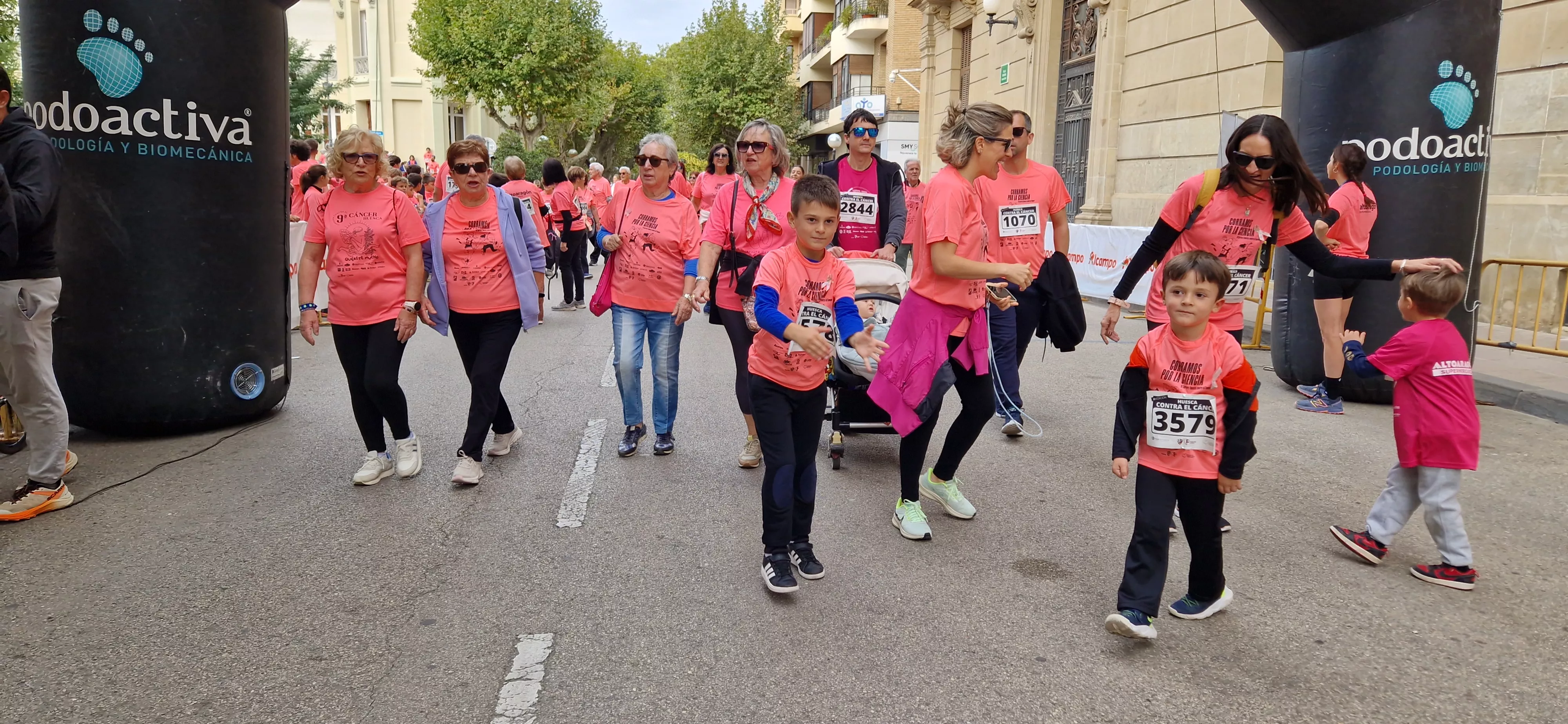 XI Carrera contra el Cáncer de Huesca. Foto Myriam Martínez