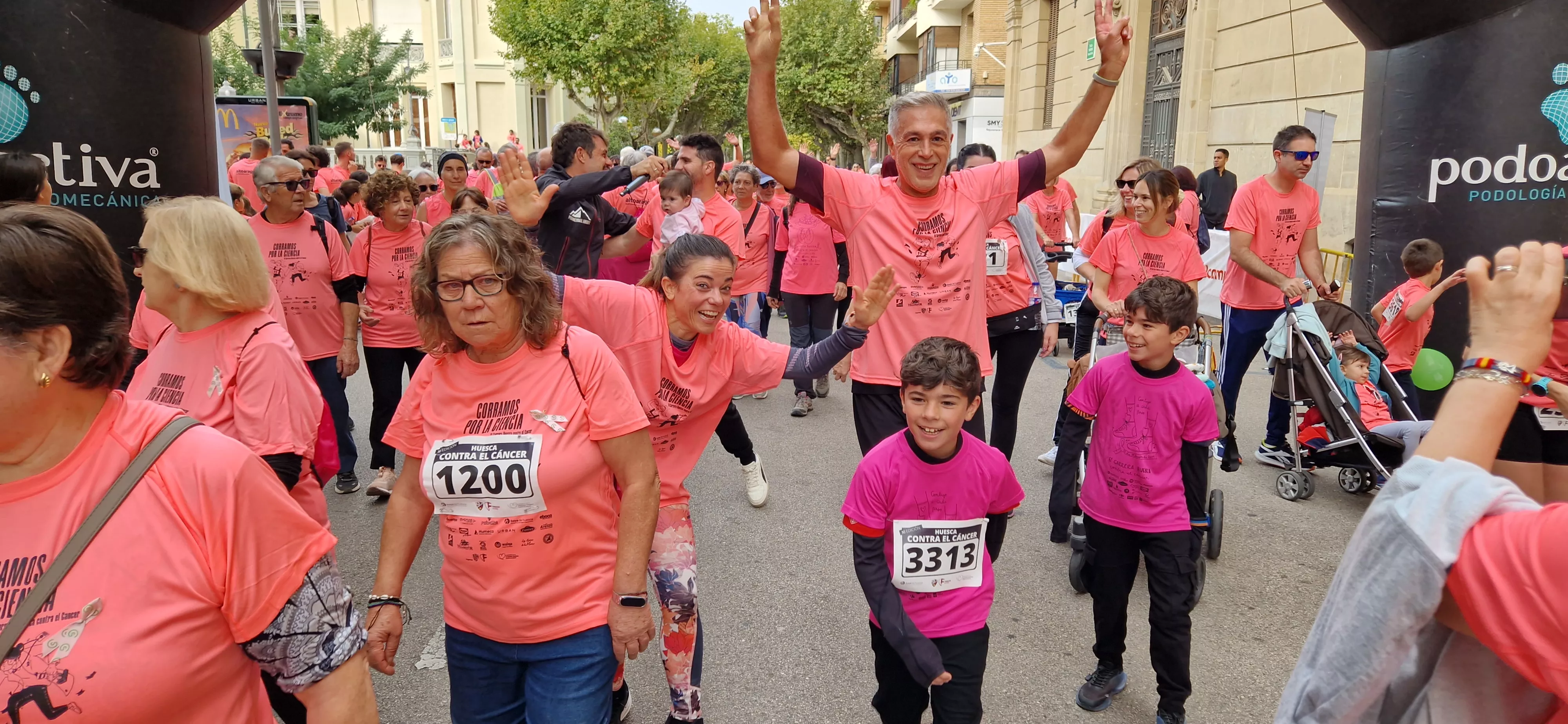 XI Carrera contra el Cáncer de Huesca. Foto Myriam Martínez