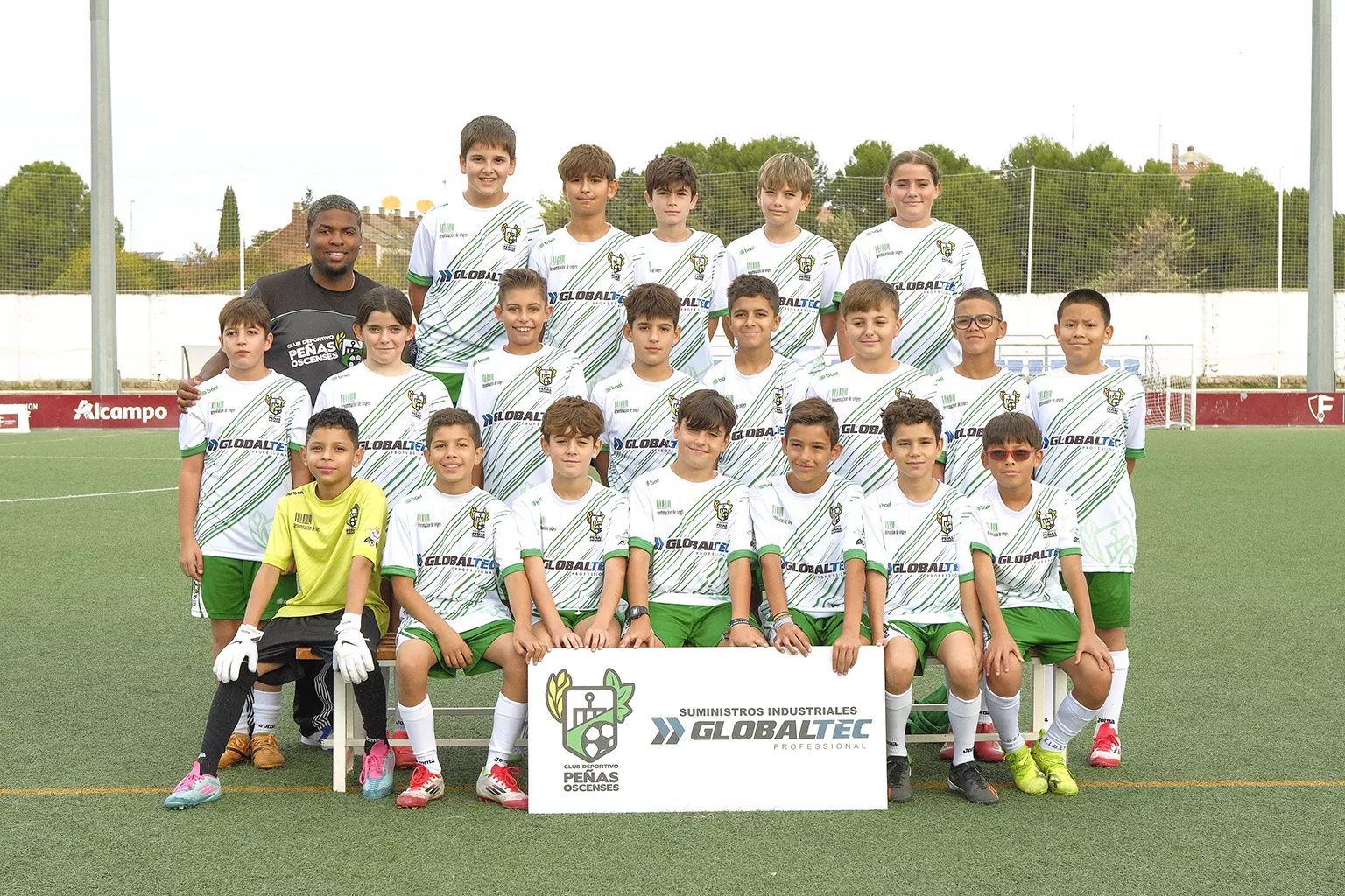 Imágenes de la presentación de la cantera del CD Peñas Oscenses. Foto: Alejandro Sanagustín