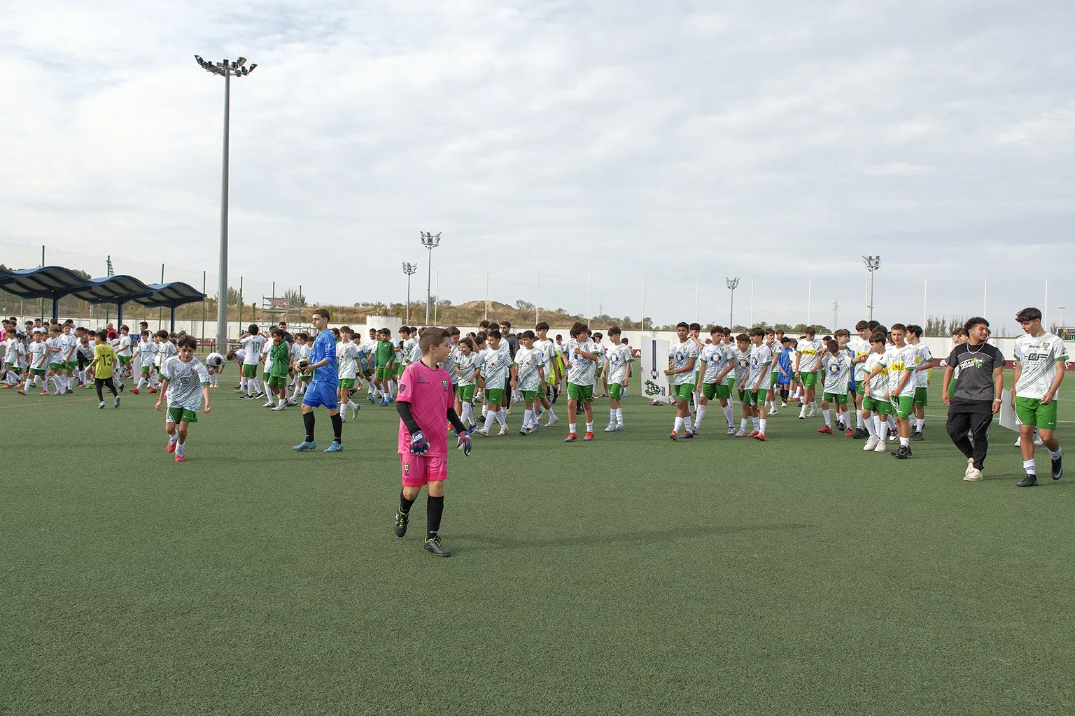 Imágenes de la presentación de la cantera del CD Peñas Oscenses. Foto: Alejandro Sanagustín