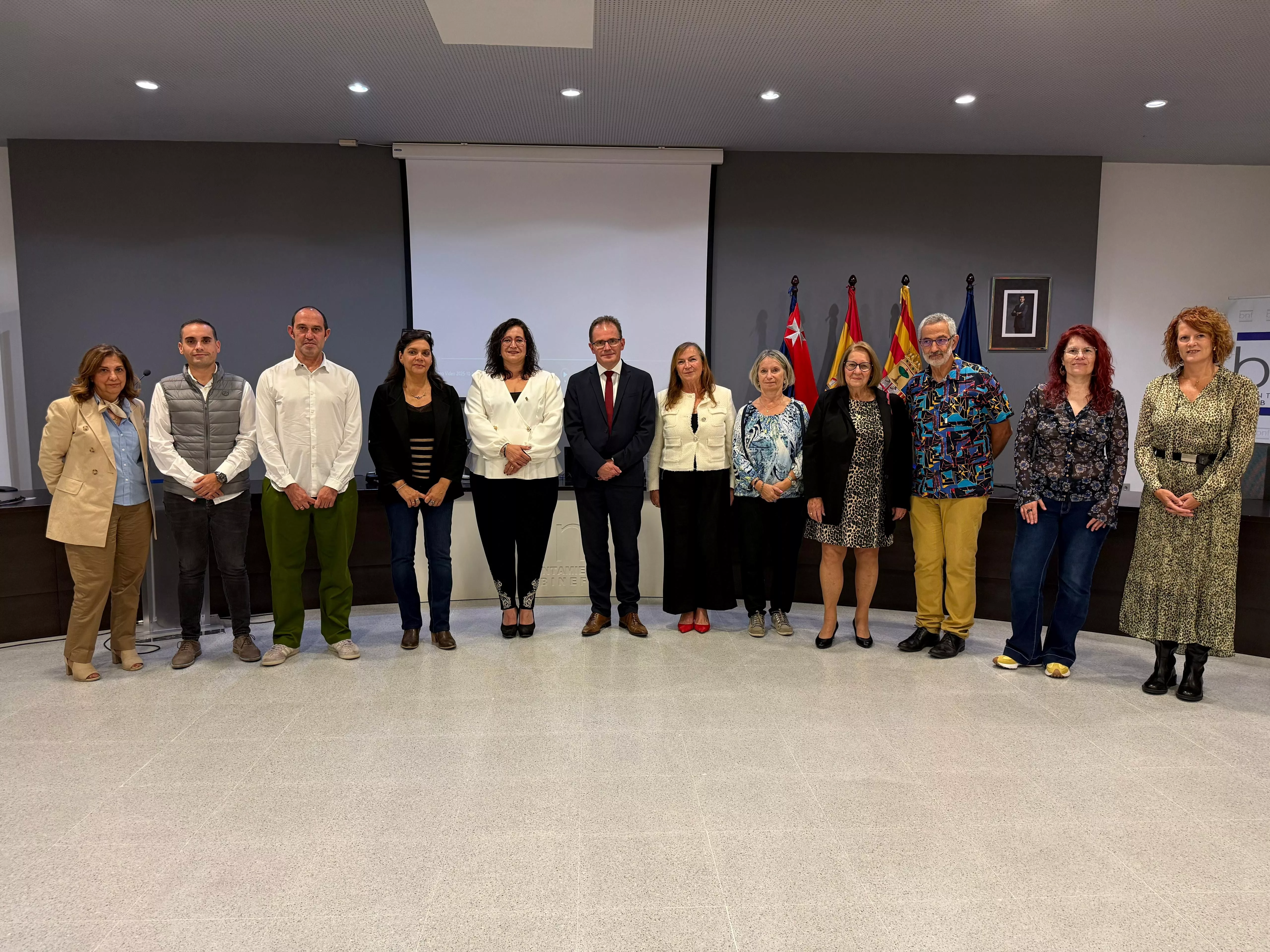 Representantes de Asociaciones de Binéfar con ambos alcaldes