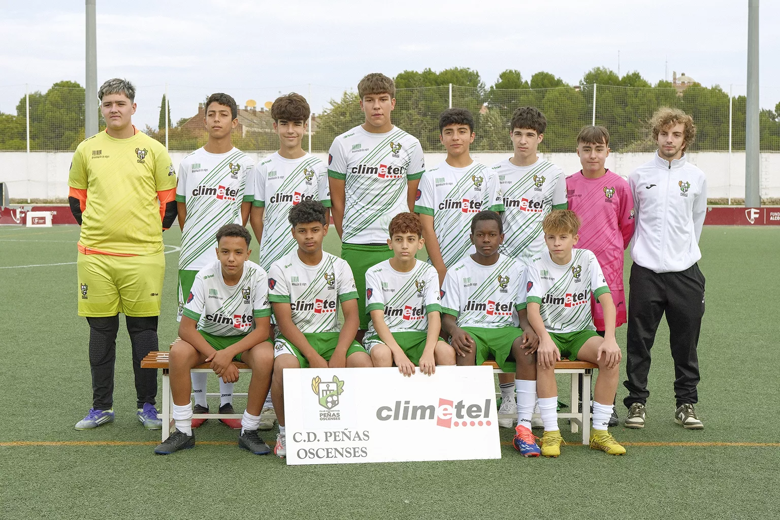 Imágenes de la presentación de la cantera del CD Peñas Oscenses. Foto: Alejandro Sanagustín