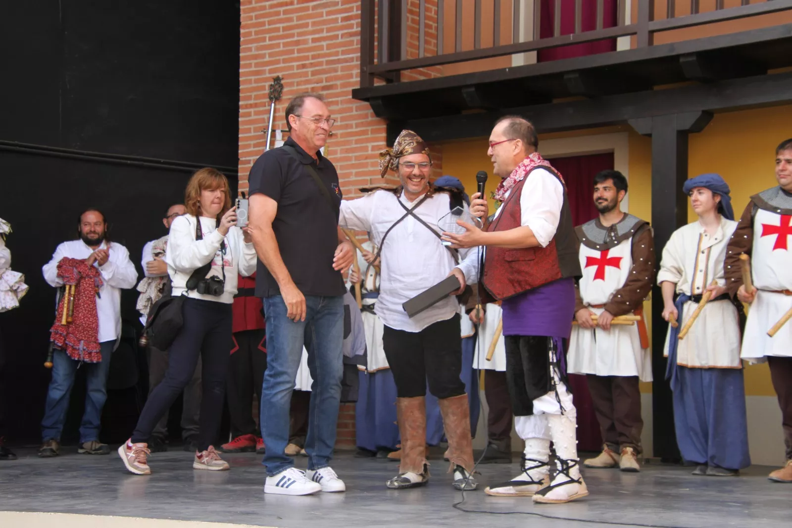 Dances de Los Monegros en Robres. Foto Carlos Neofato