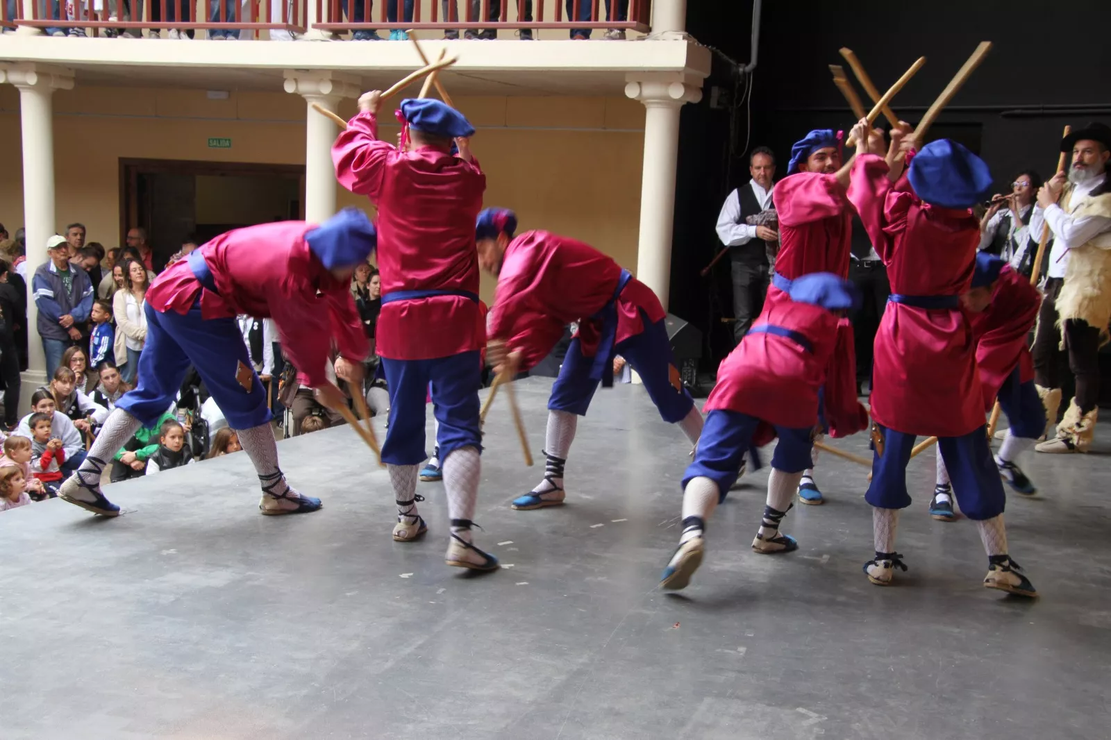 Dances de Los Monegros en Robres. Foto Carlos Neofato