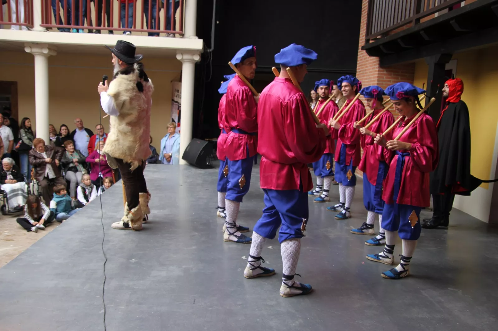Dances de Los Monegros en Robres. Foto Carlos Neofato