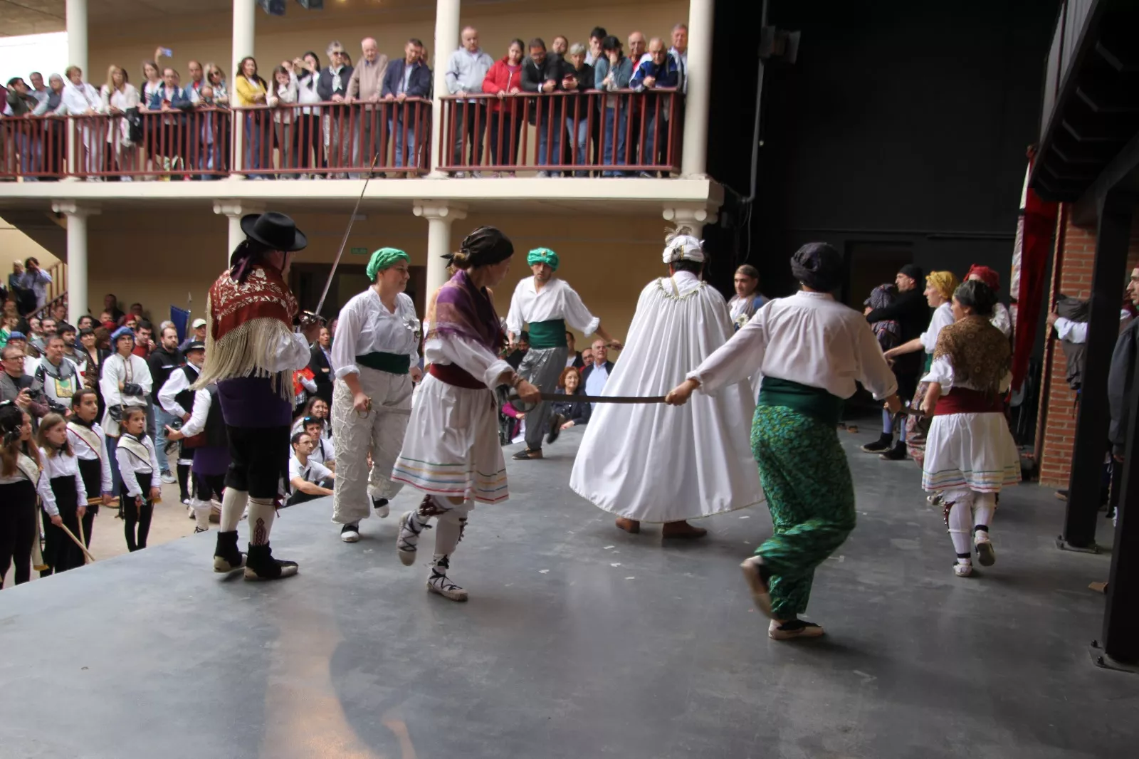 Dances de Los Monegros en Robres. Foto Carlos Neofato