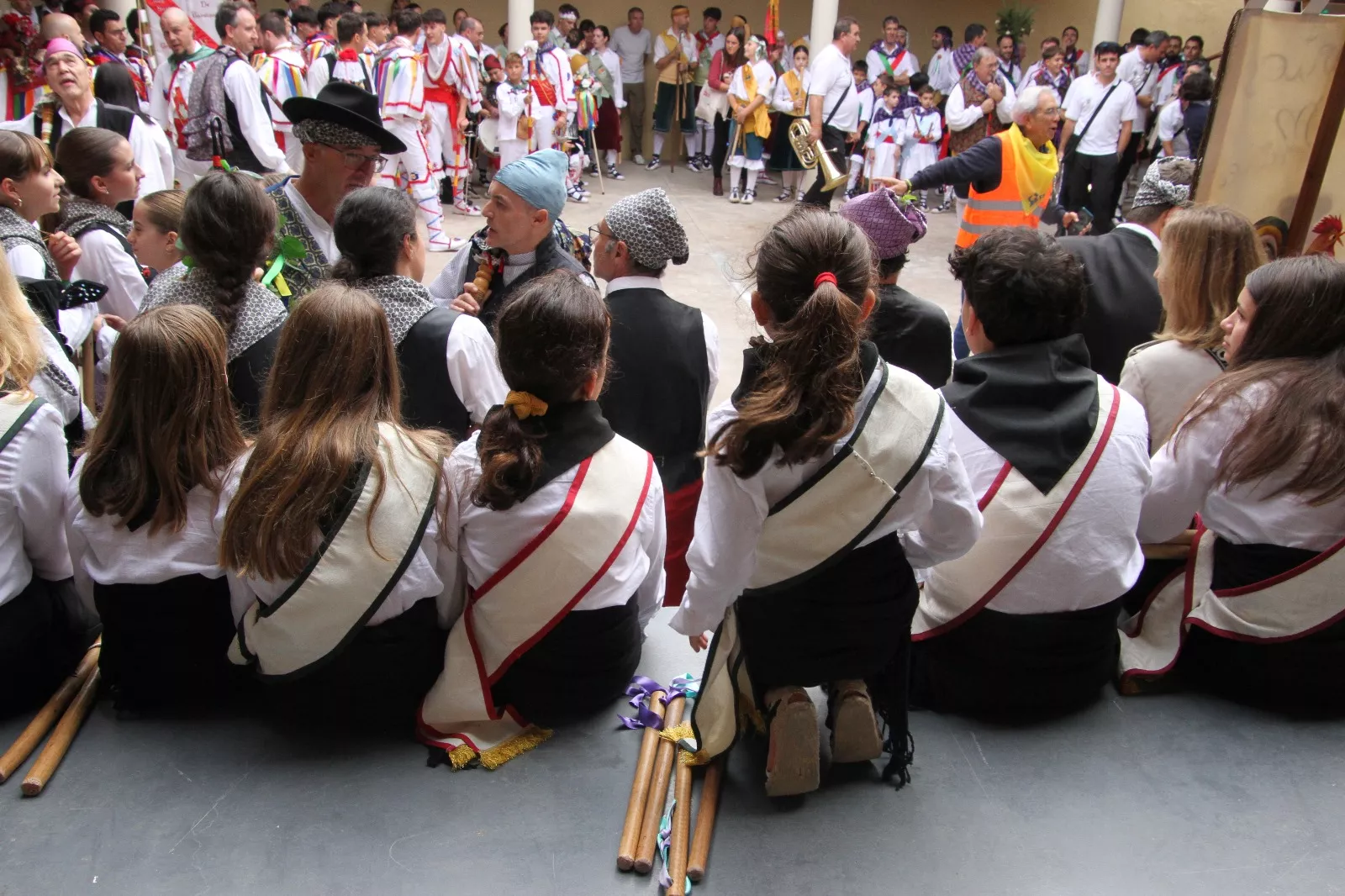 Dances de Los Monegros en Robres. Foto Carlos Neofato