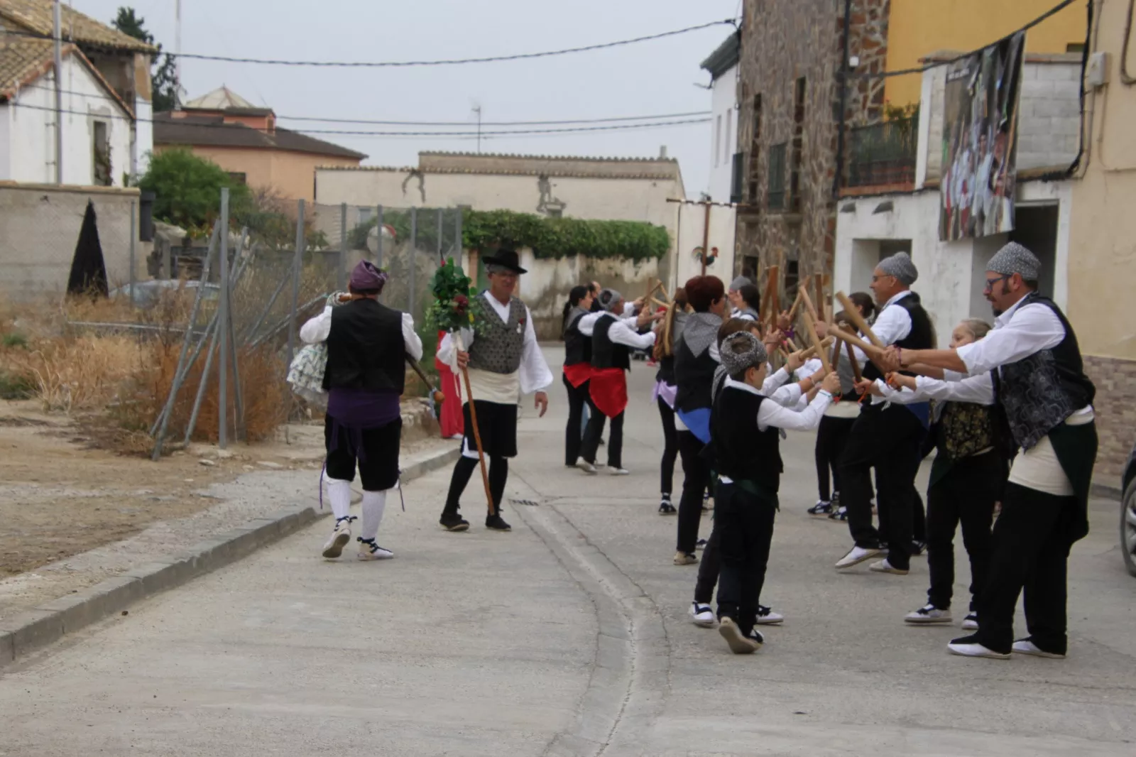 Dances de Los Monegros en Robres. Foto Carlos Neofato