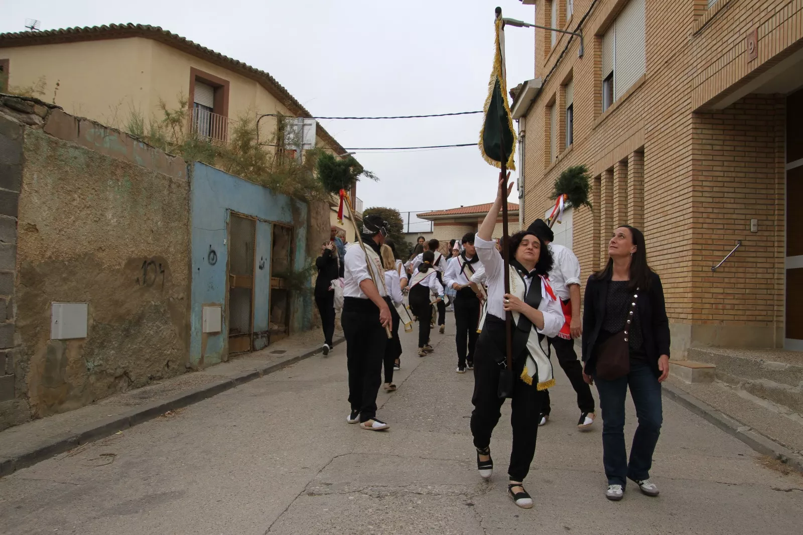 Dances de Los Monegros en Robres. Foto Carlos Neofato