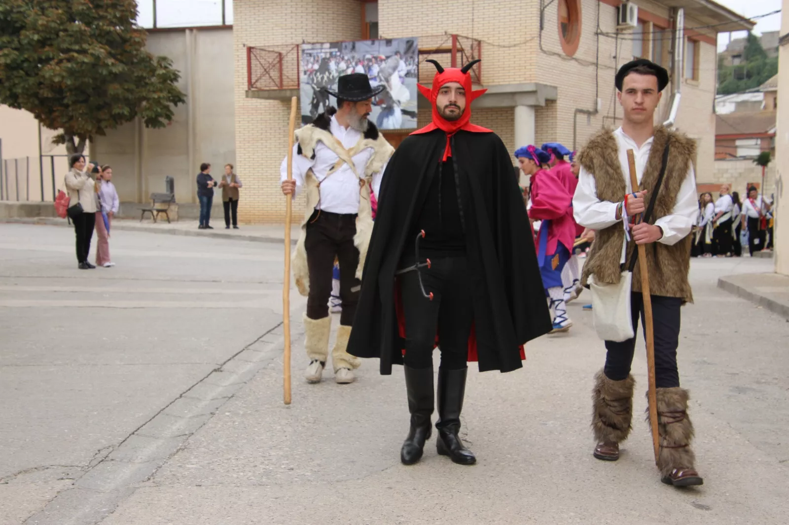Dances de Los Monegros en Robres. Foto Carlos Neofato