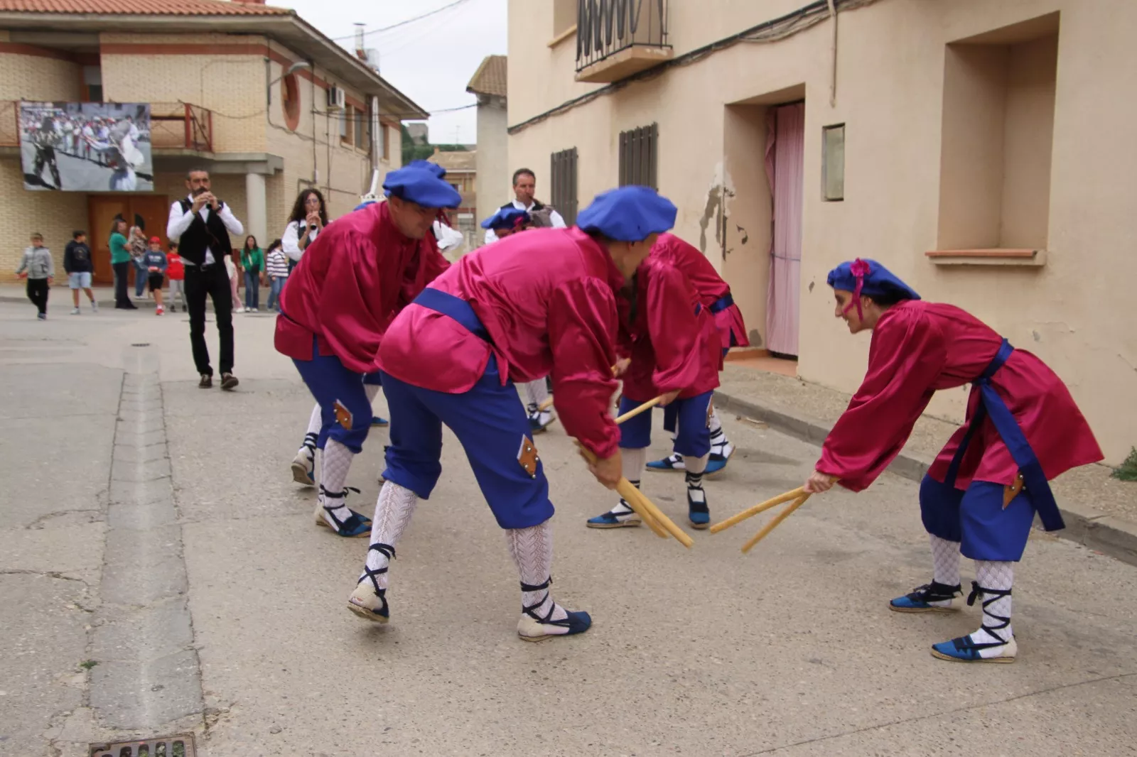 Dances de Los Monegros en Robres. Foto Carlos Neofato