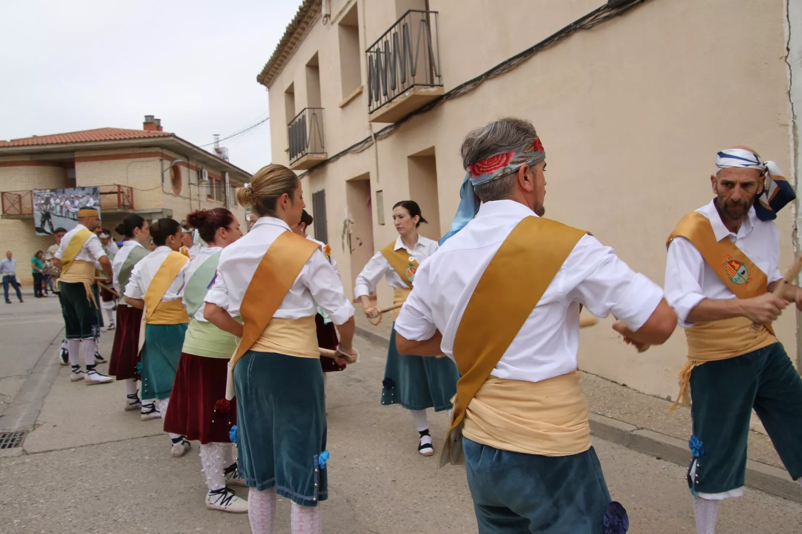 Dances de Los Monegros en Robres. Foto Carlos Neofato