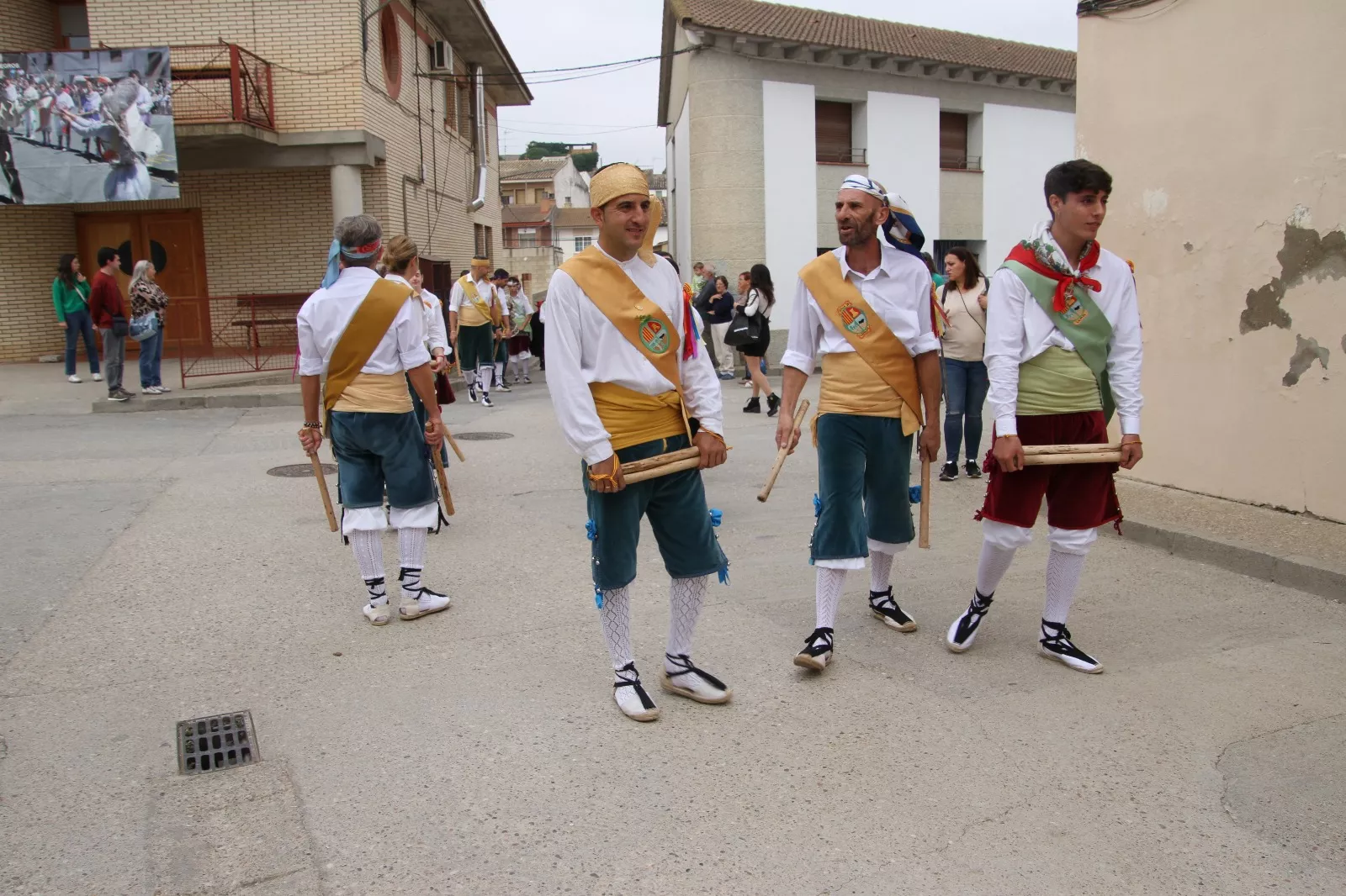 Dances de Los Monegros en Robres. Foto Carlos Neofato