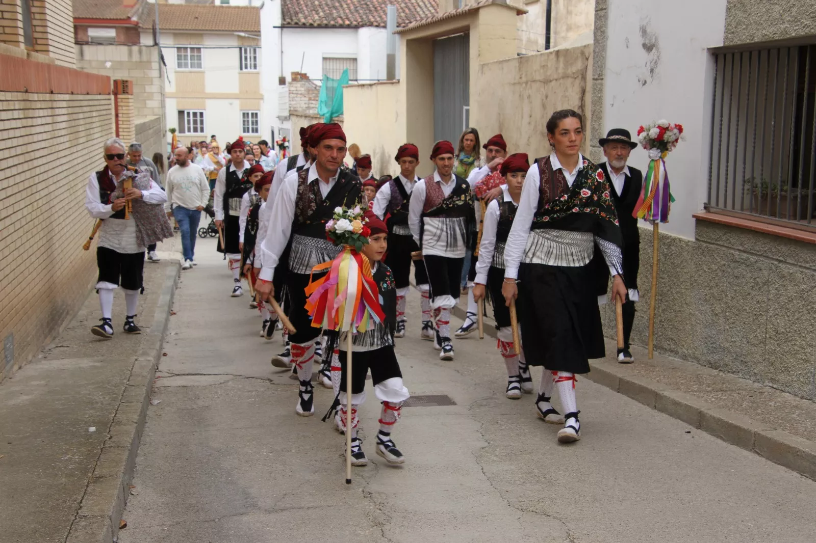 Dances de Los Monegros en Robres. Foto Carlos Neofato