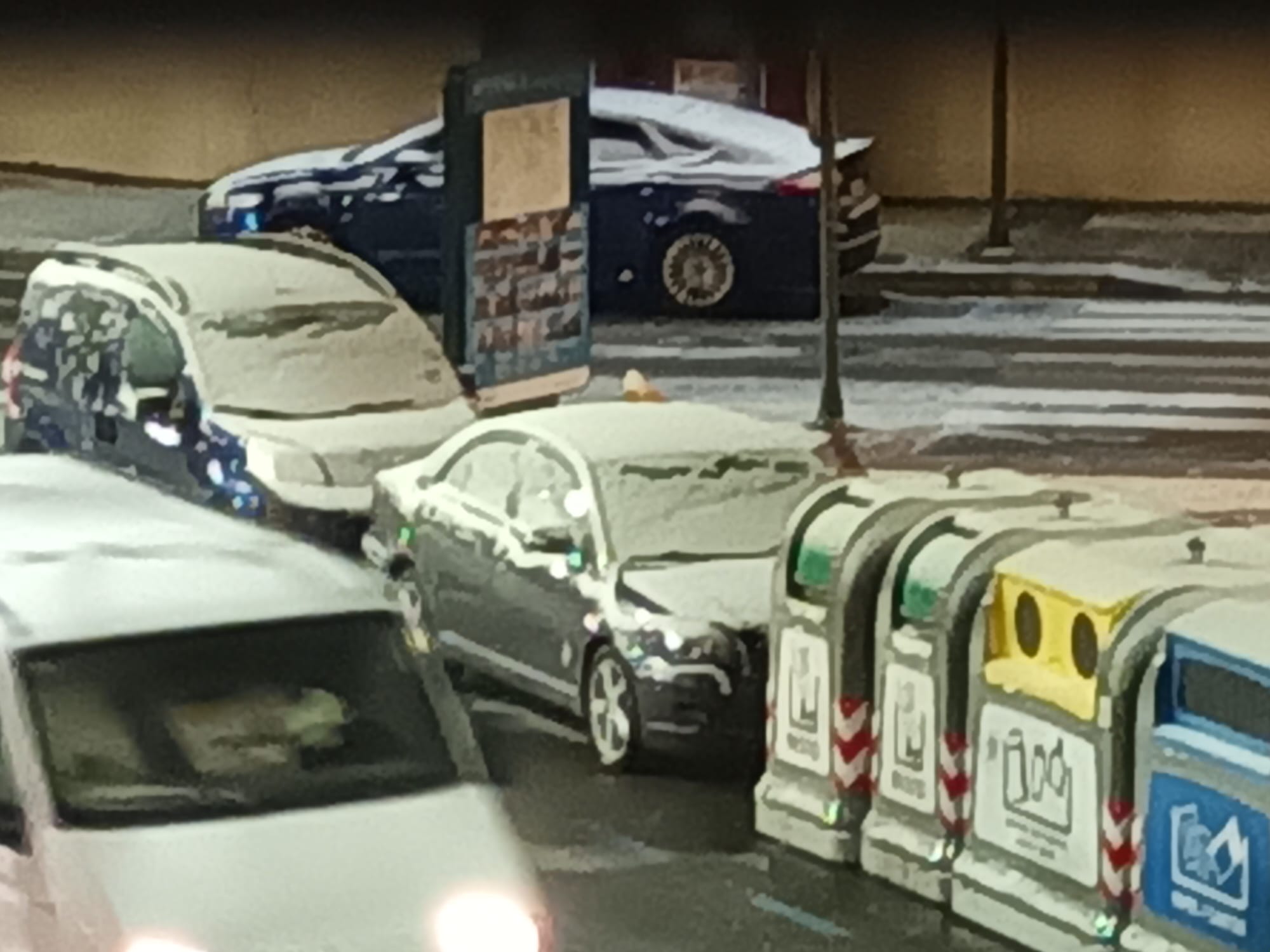 Ligera capa de nieve en la ciudad de Huesca. Foto Chema Aniés