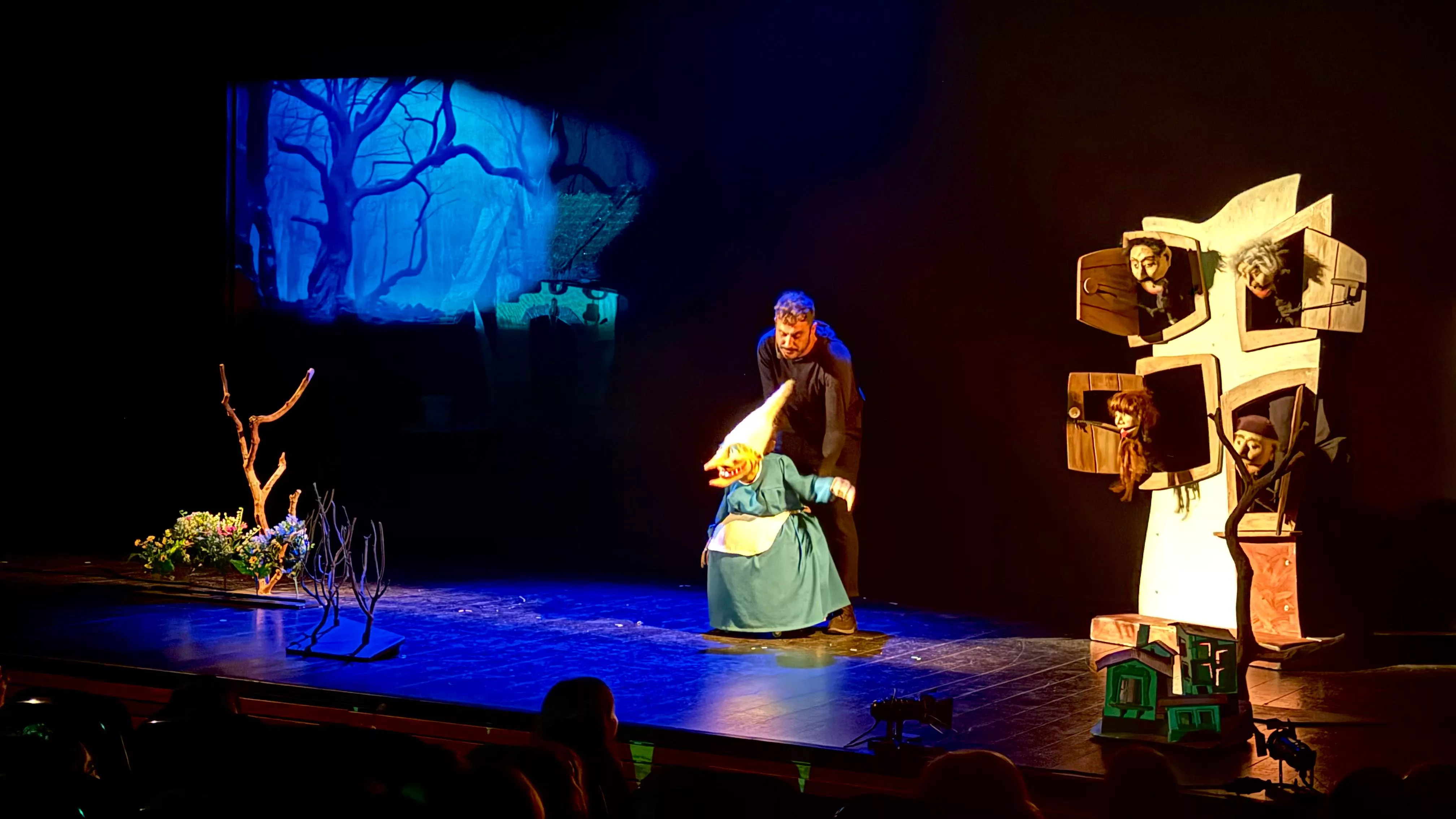 Títeres de premio abren la nueva temporada de Menudo Teatro en Huesca.