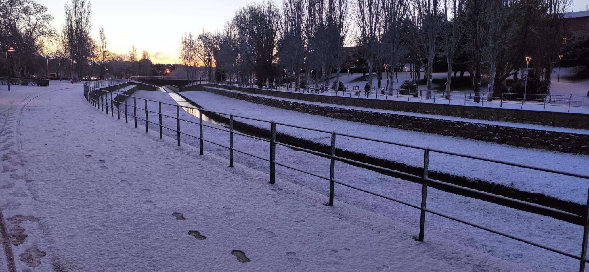 Río Isuela a su paso por Huesca. Foto Bibí Sanvicente
