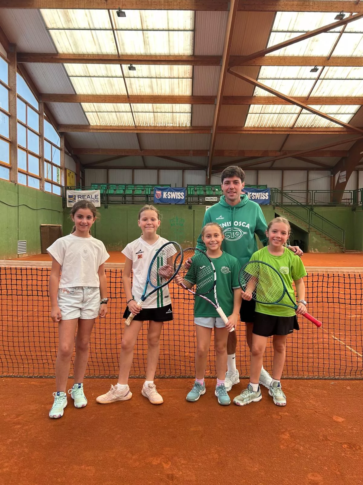 Benjamín femenino del CT Osca.