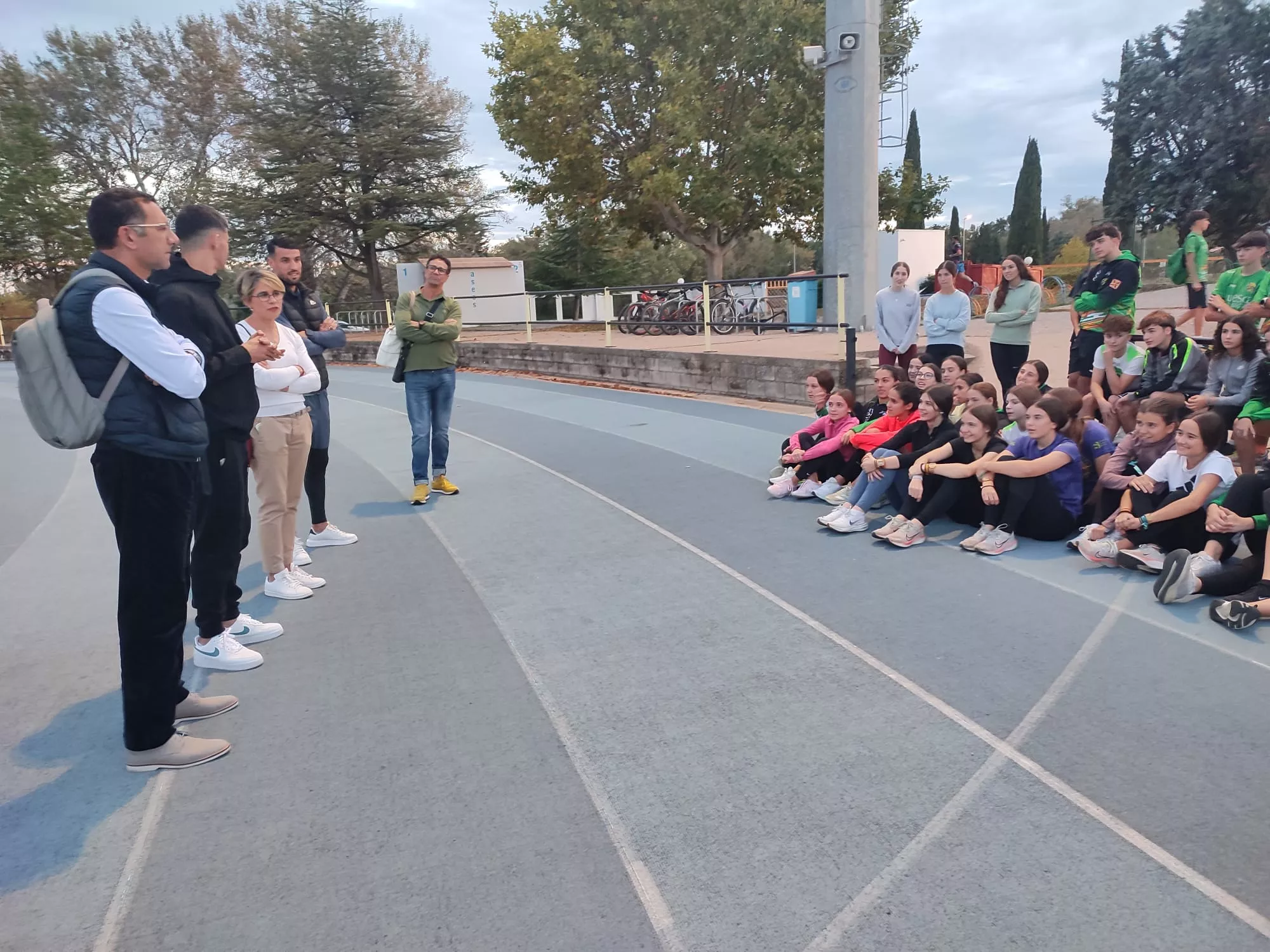 Sedjati con la Escuela de Intec-Zoiti