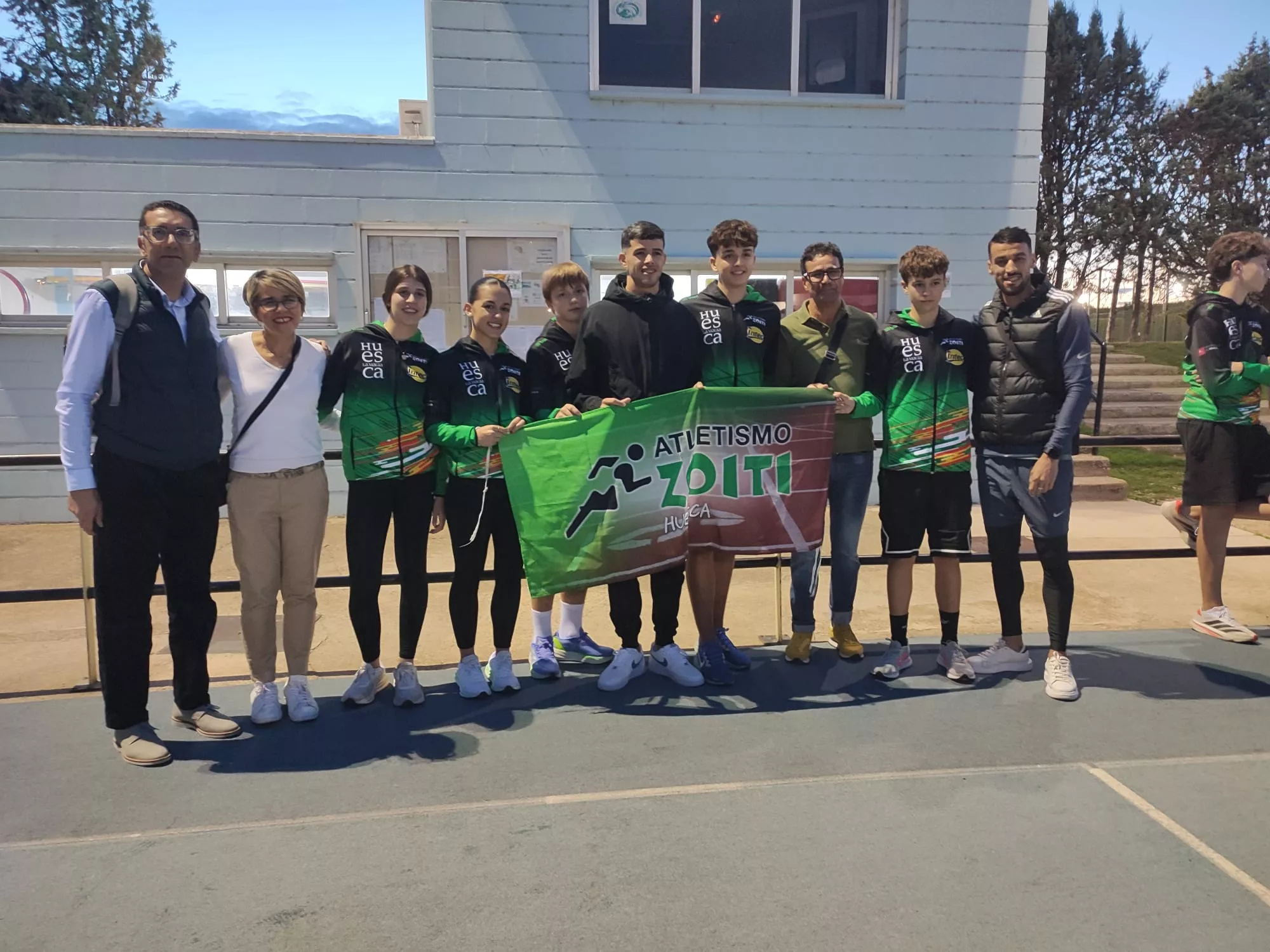 Sedjati con la Escuela de Intec-Zoiti