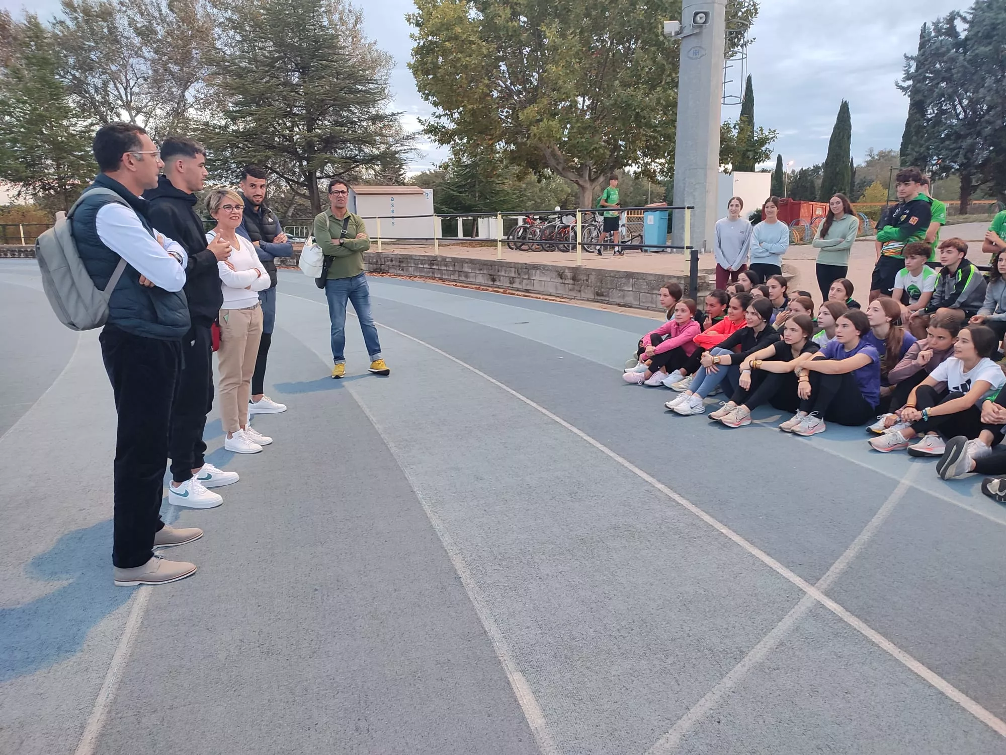 Sedjati con la Escuela de Intec-Zoiti