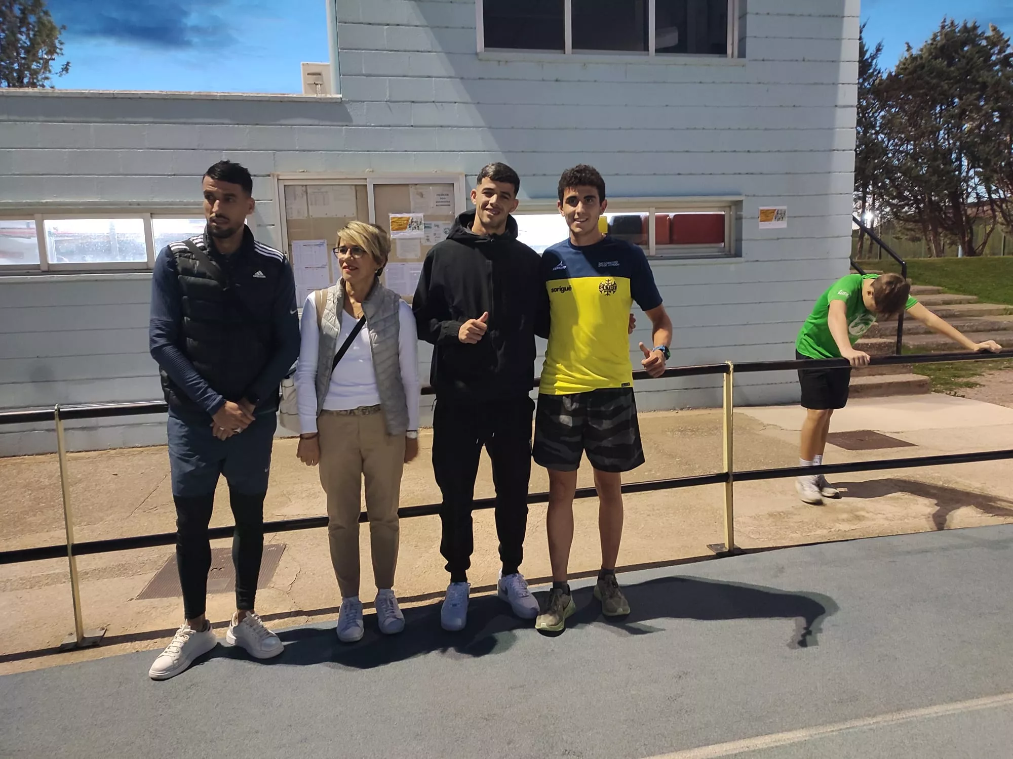 Sedjati con la Escuela de Intec-Zoiti