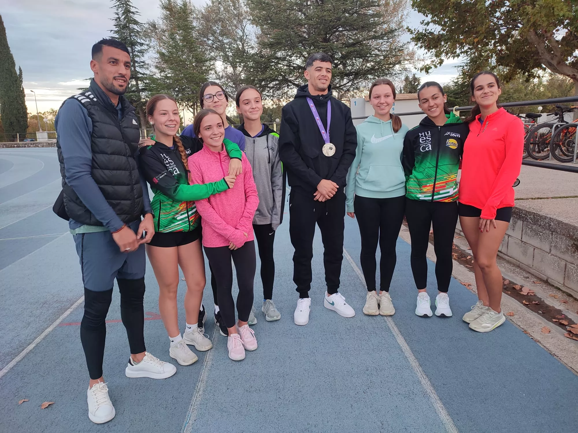 Sedjati con la Escuela de Intec-Zoiti