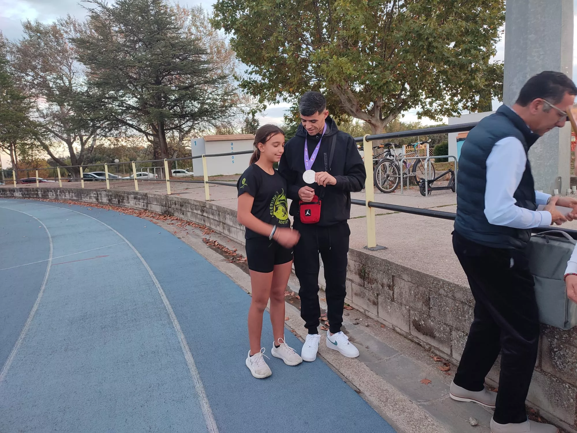 Sedjati con la Escuela de Intec-Zoiti