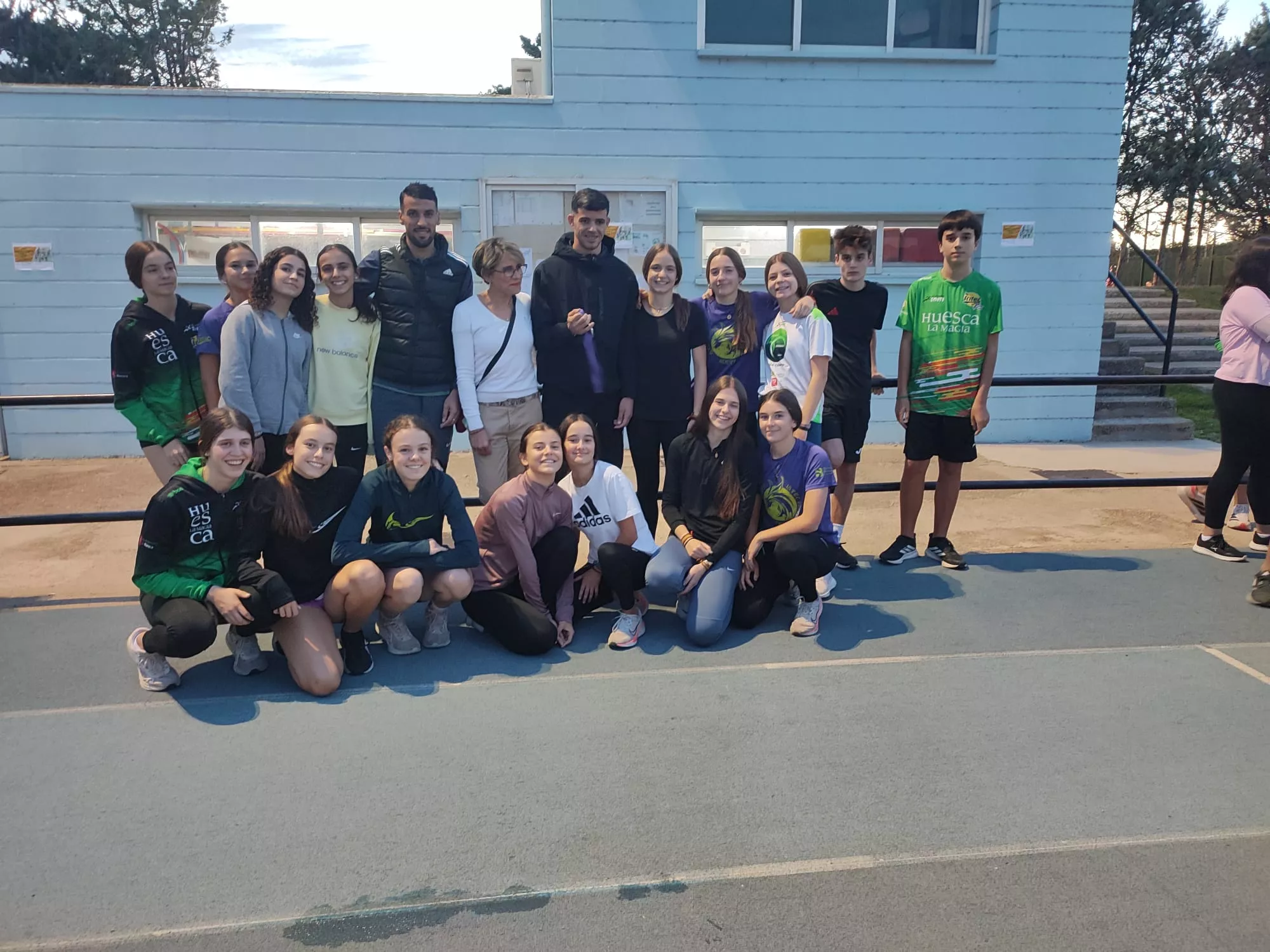 Sedjati con la Escuela de Intec-Zoiti