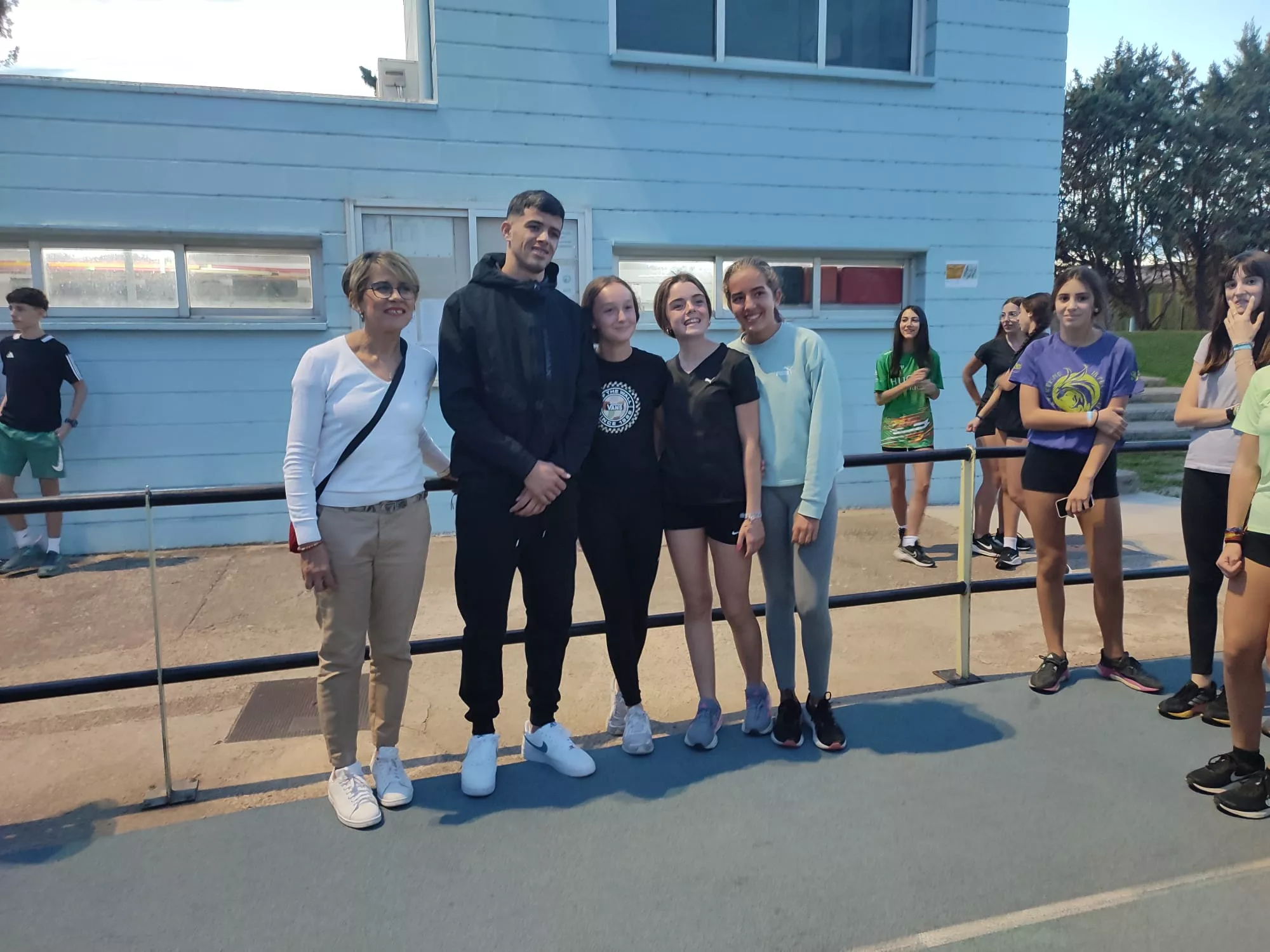 Sedjati con la Escuela de Intec-Zoiti