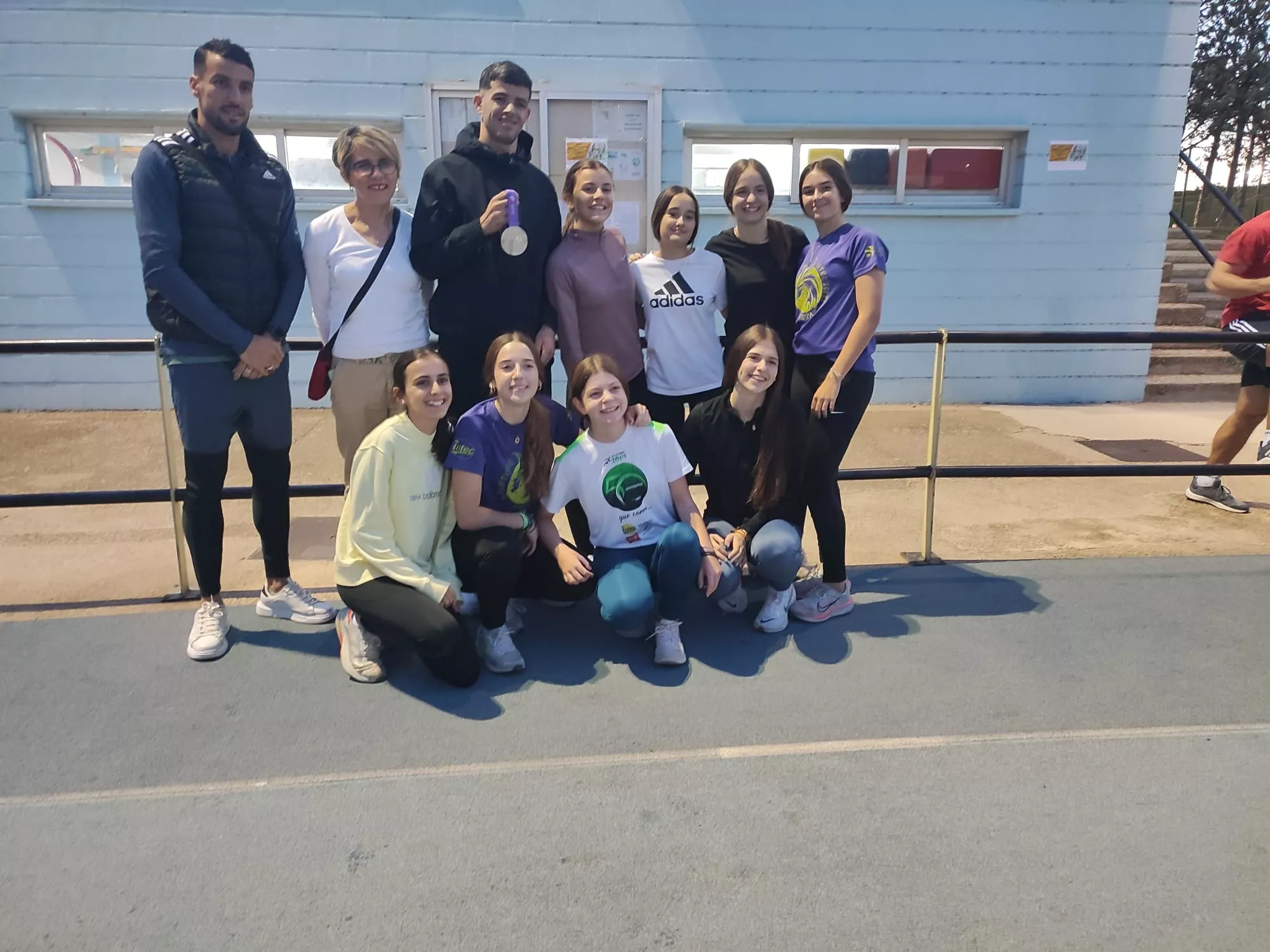 Sedjati con la Escuela de Intec-Zoiti